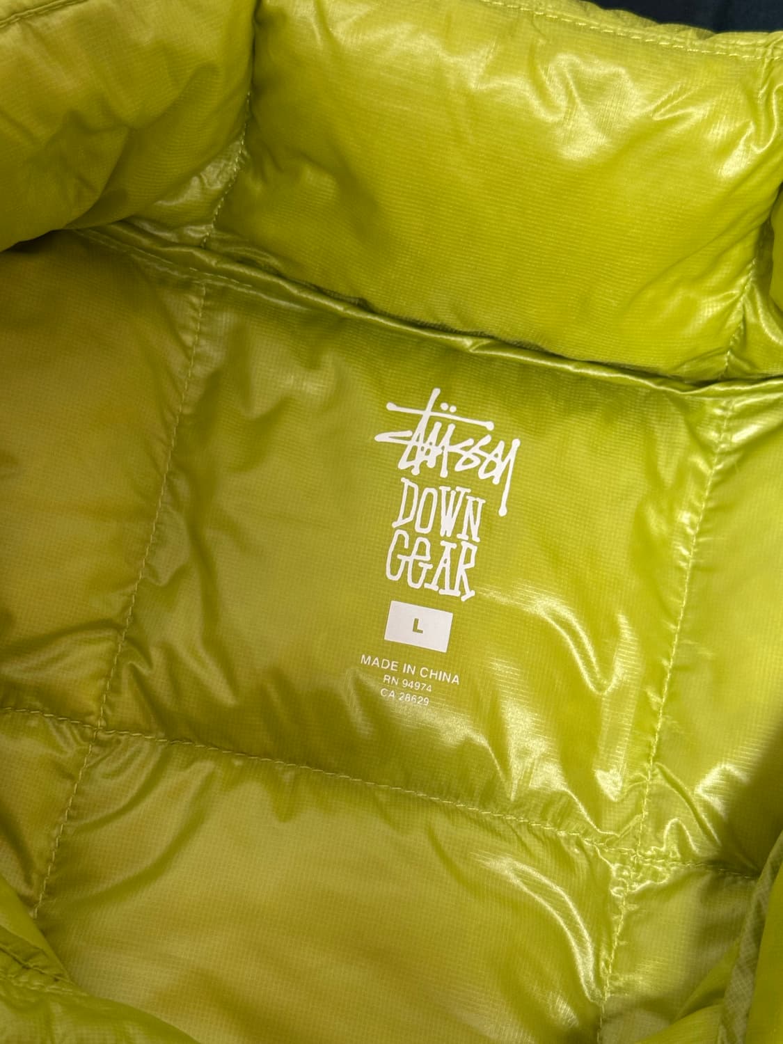 [L] 스투시 미드웨이트 푸퍼 패딩 라임 상품이미지5