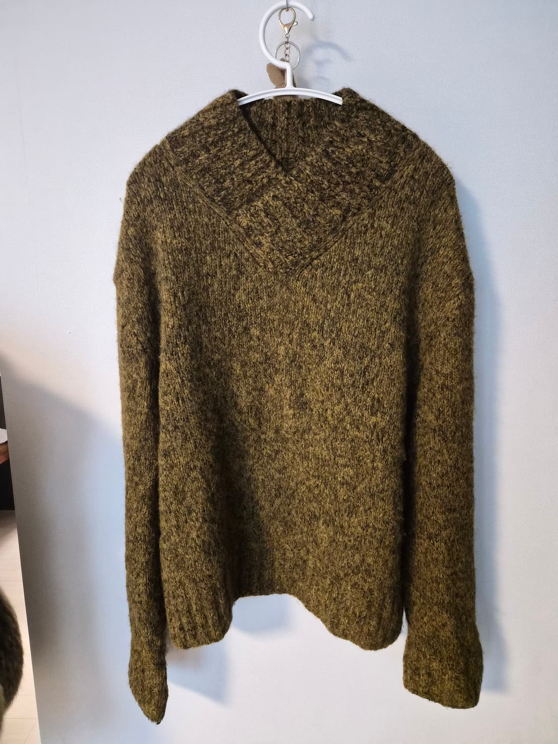 새상품 ​[COS] 코스 오버사이즈 브이넥 모헤어 믹스 니트 (머스타드/ 상품이미지1