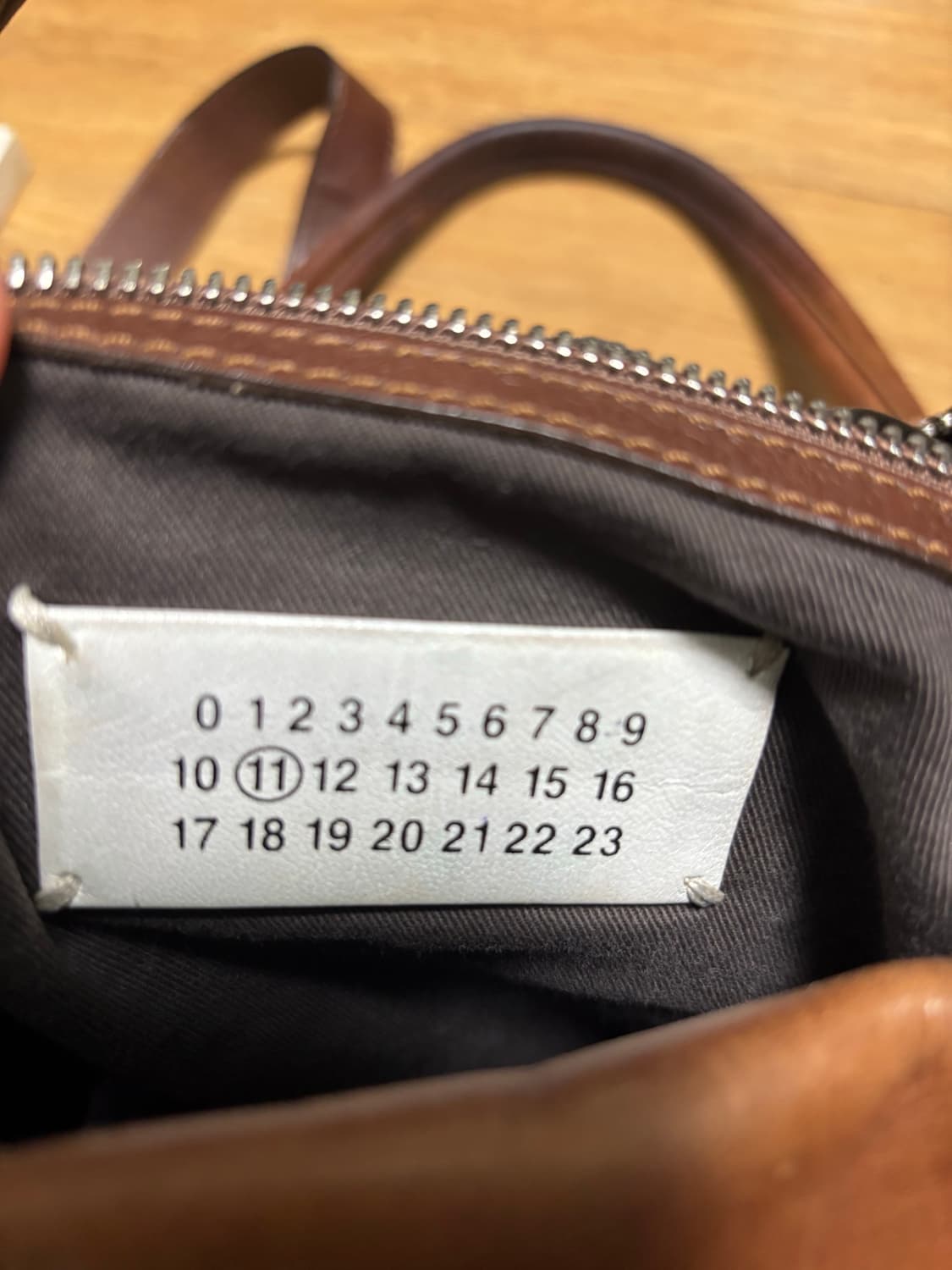 마르지엘라 레더 세일러백 상품이미지2