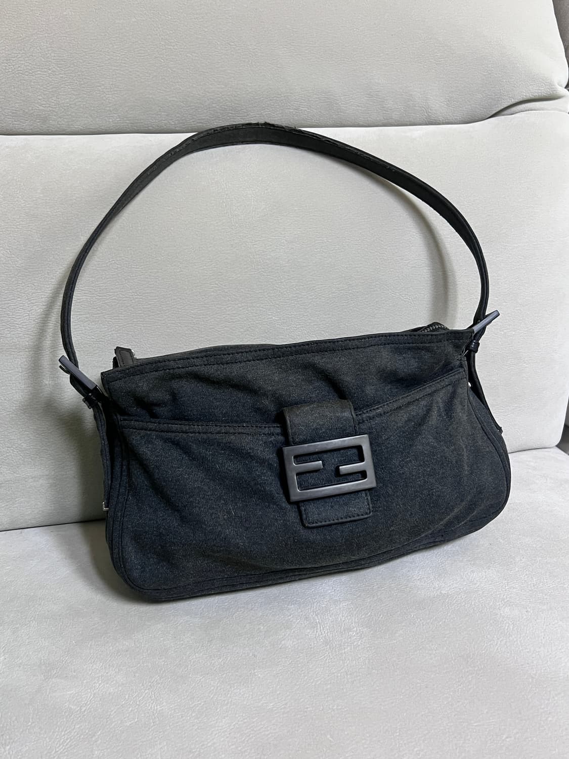 Fendi Gray Wool Mamma Baguette Shoulder 상품이미지1