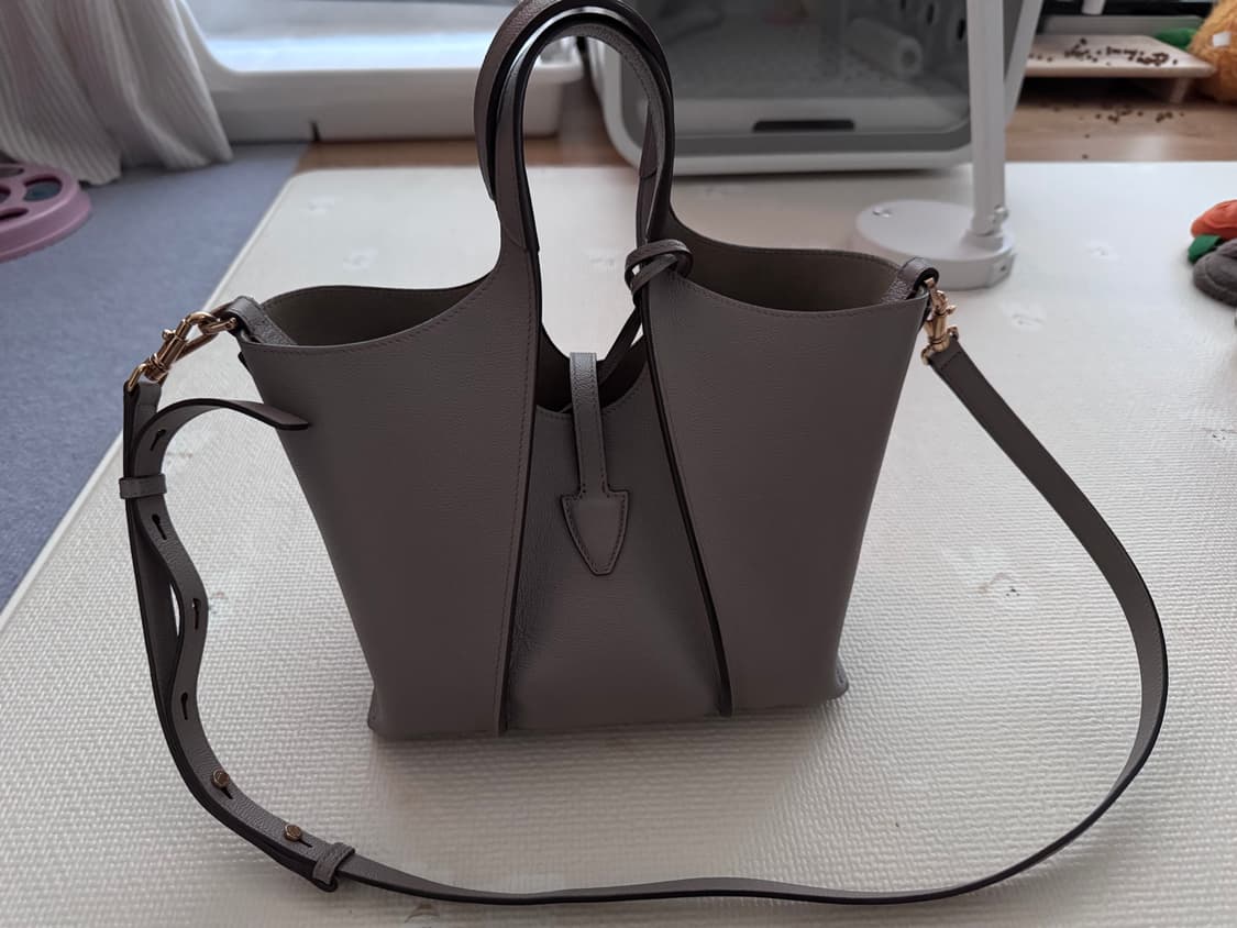 토즈 타임리스 쇼퍼백미니 판매해요! 상품이미지2