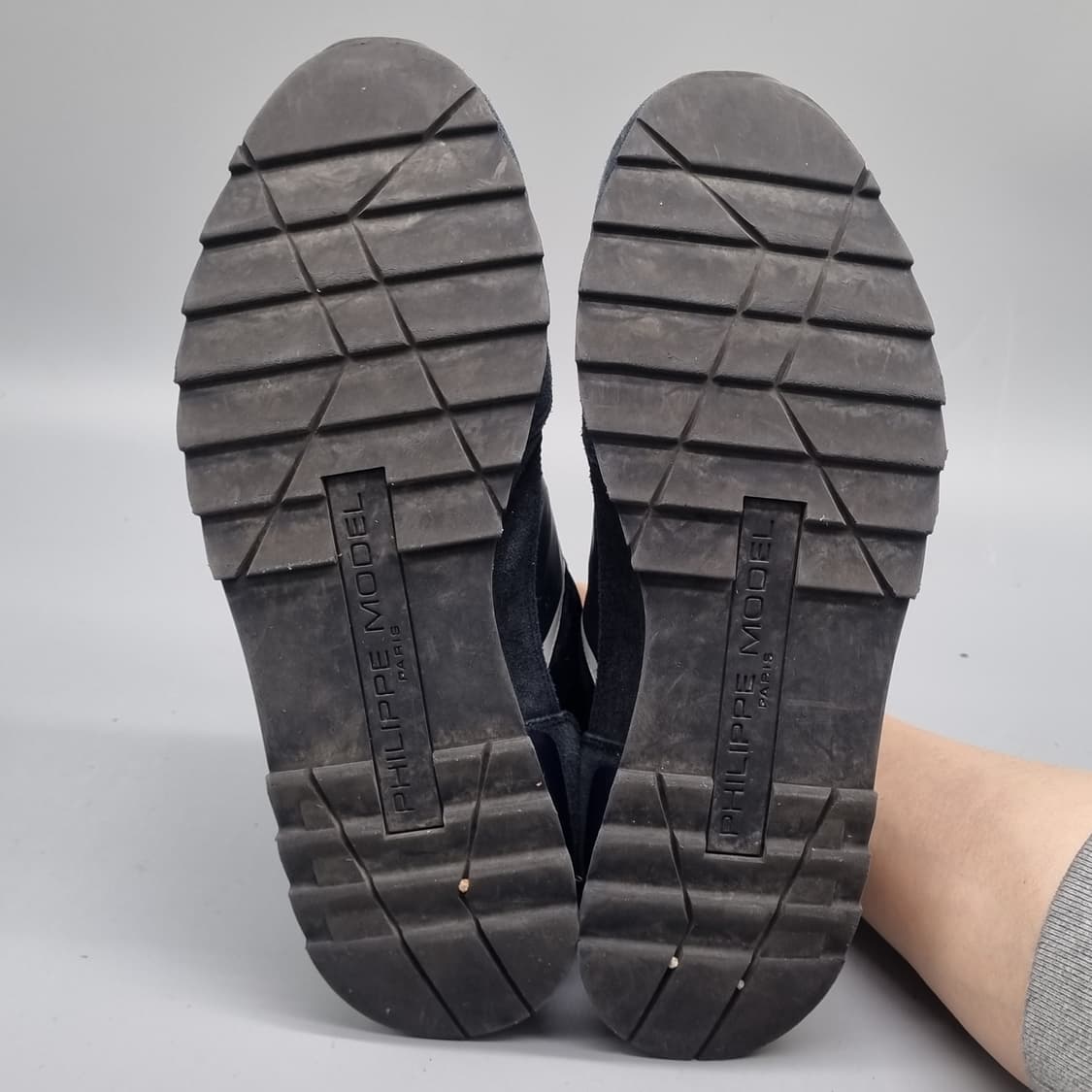 필립모델 스웨이드 남성스니커즈255 상품이미지3