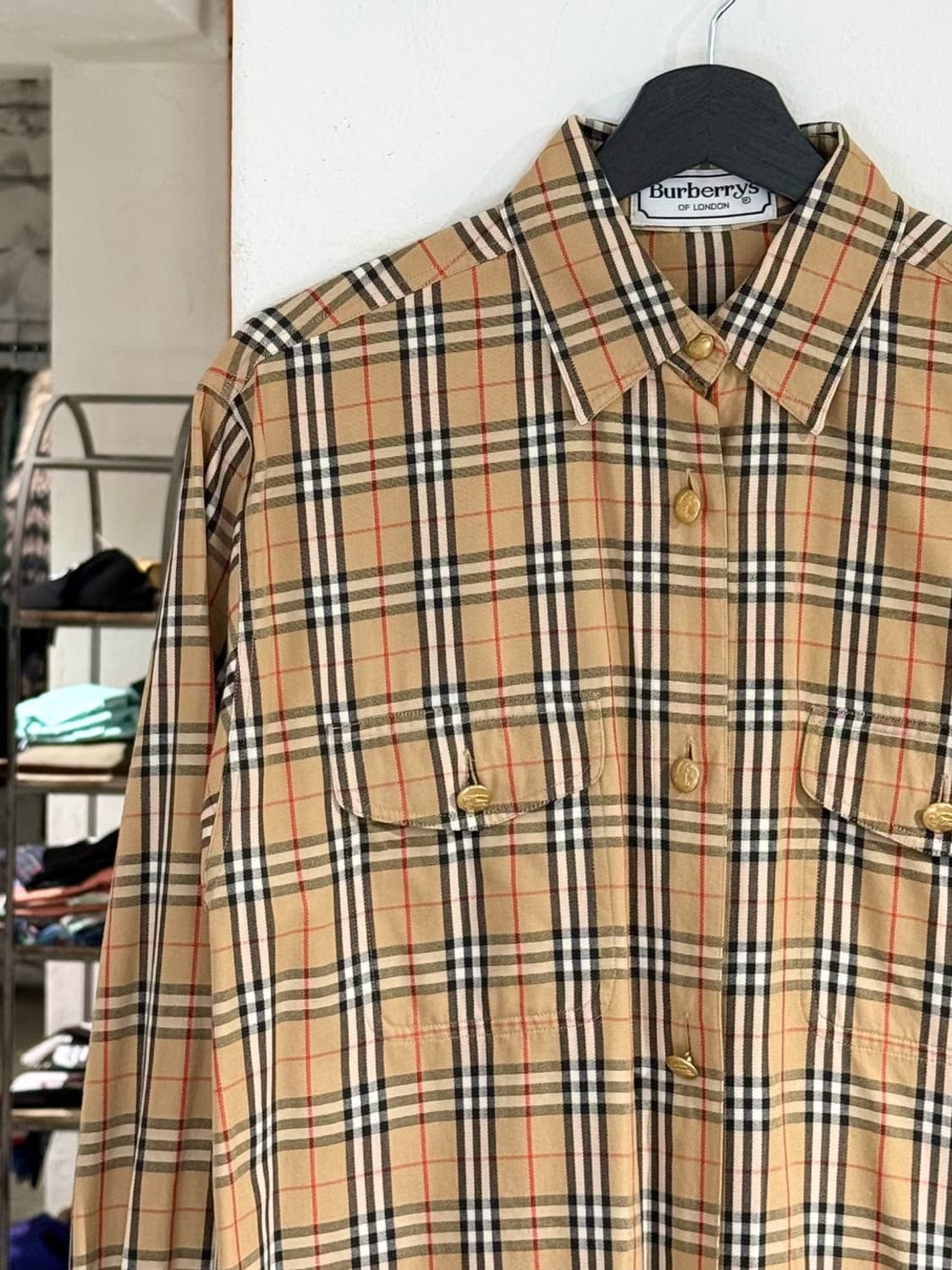 버버리 베이지 노바체크 금장 버튼 투포켓 셔츠 상품이미지2