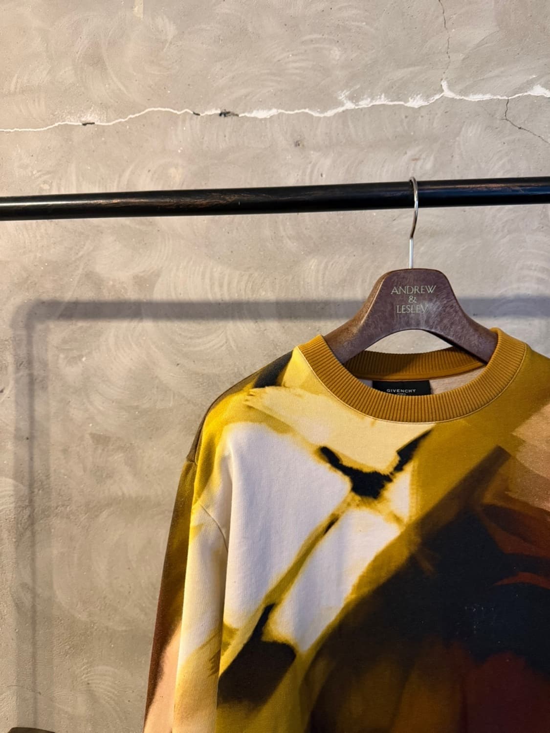 지방시 그래픽 맨투맨 100~105 상품이미지2