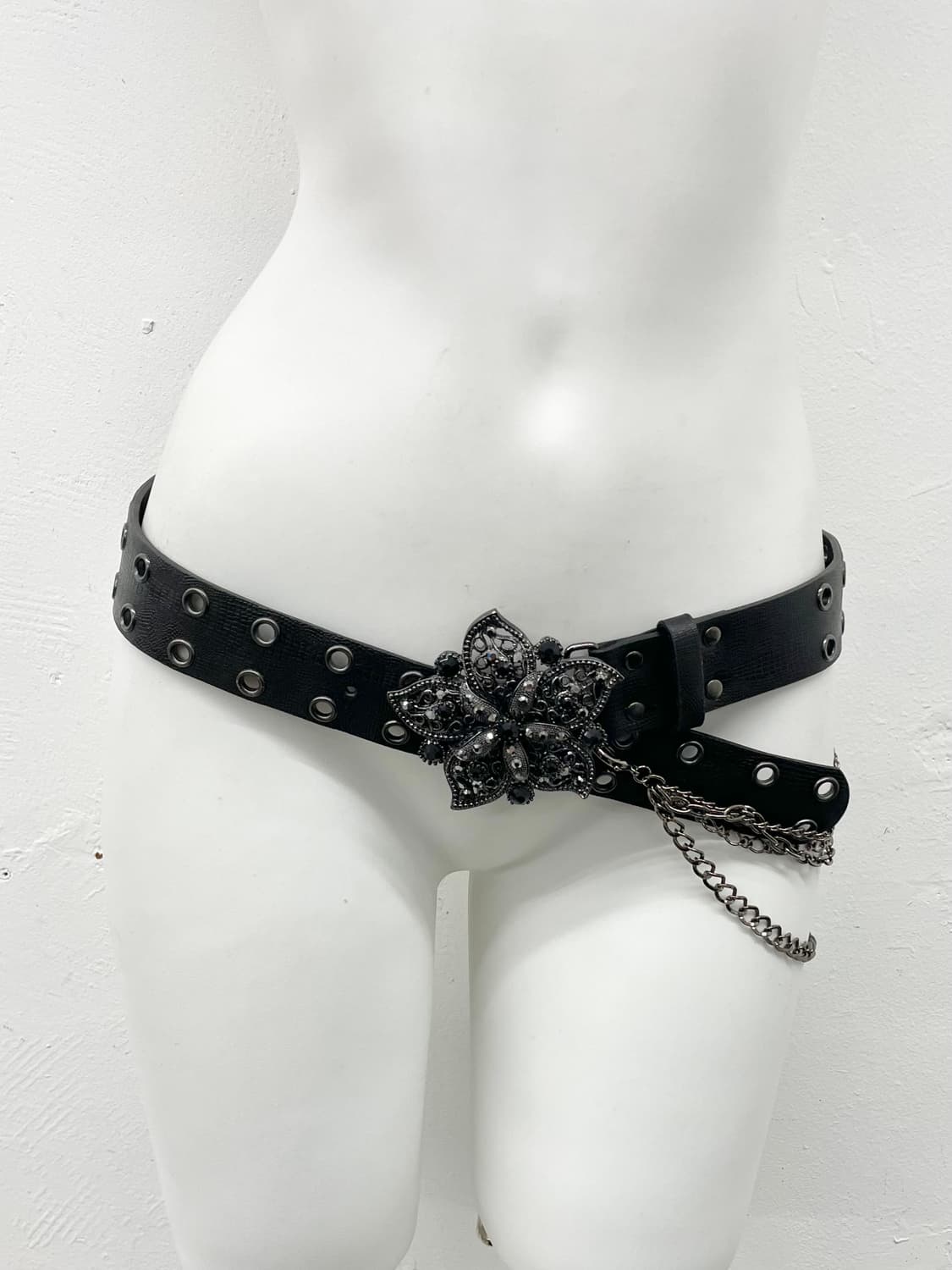 블랙페어리 펀칭 체인 버클 벨트 상품이미지1