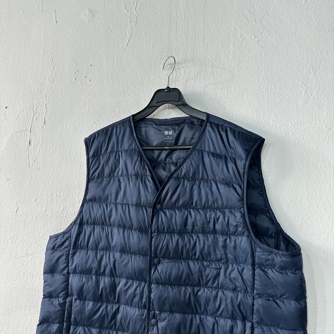 유니클로 경량패딩조끼 XL 상품이미지2