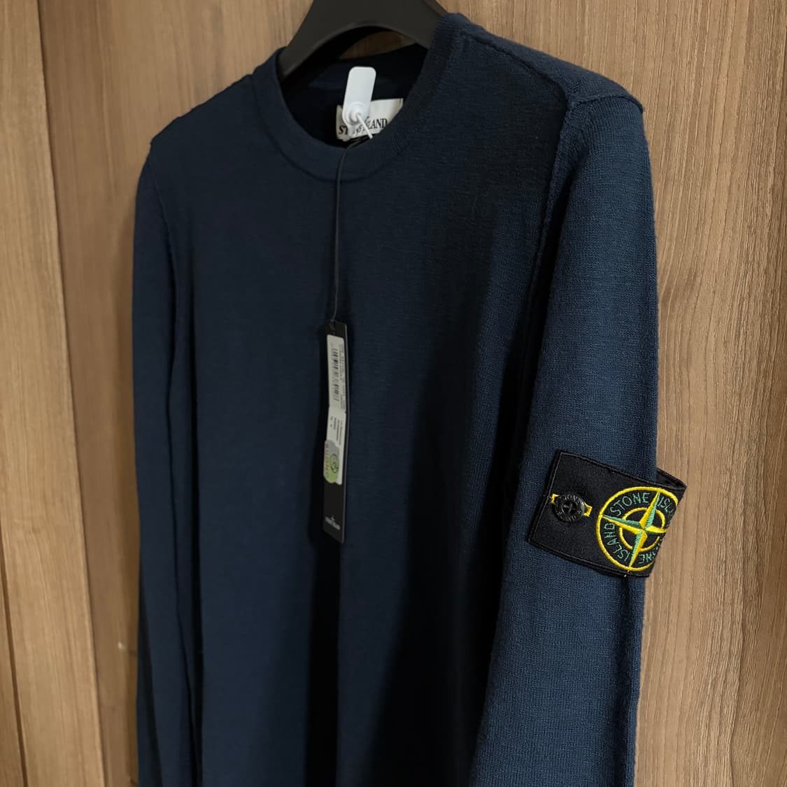 새상품(S)스톤아일랜드 와펜 라운드 니트 네이비 상품이미지1