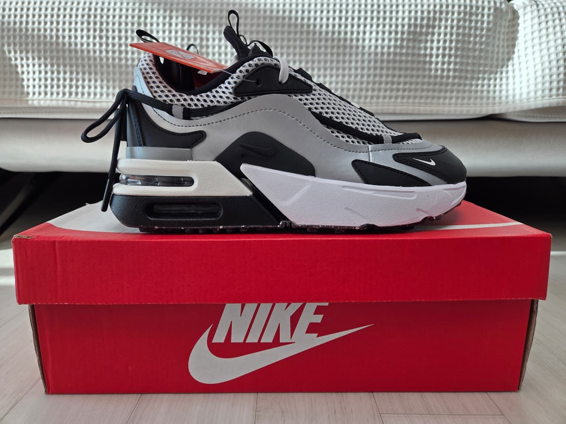 (W) 나이키 에어맥스 퓨리오사 실버 앤 블랙 [245, 새상품]  상품이미지1