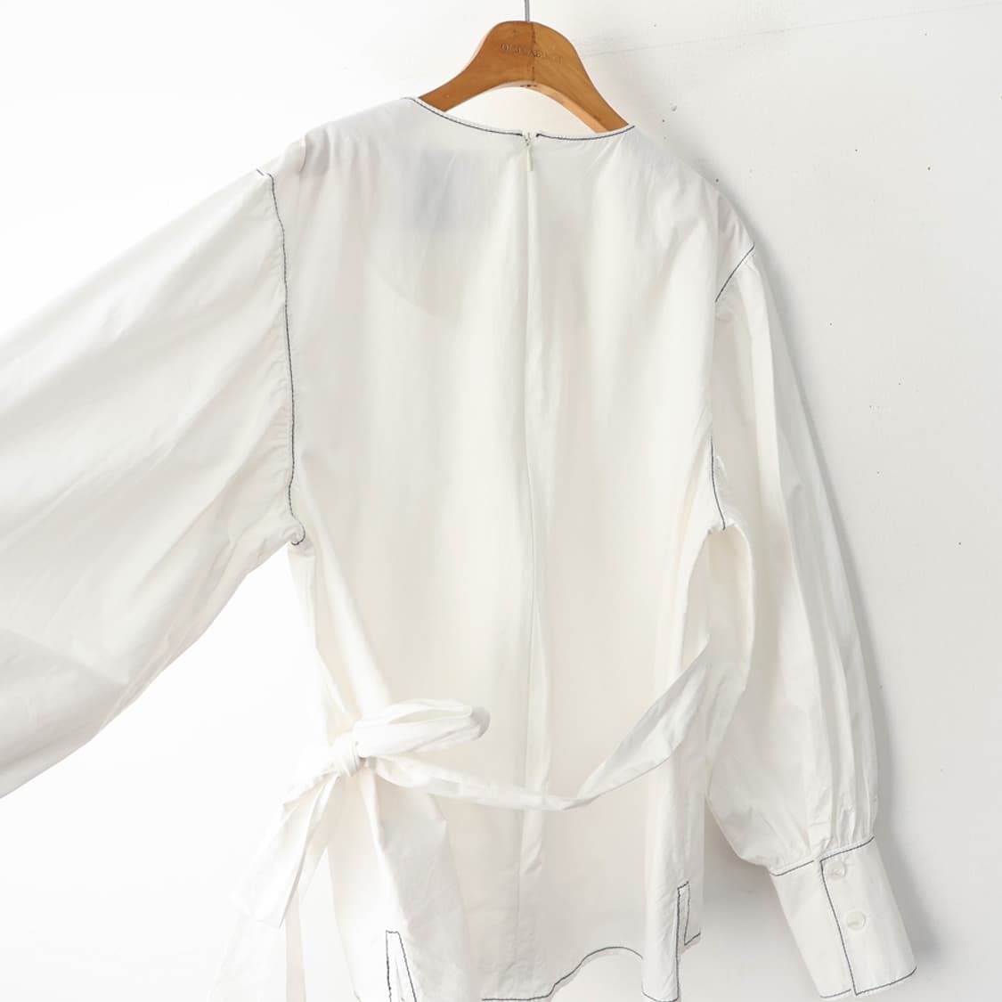 슬림66/앤더슨벨 INNA 벨티드 퍼프 블라우스 상품이미지2