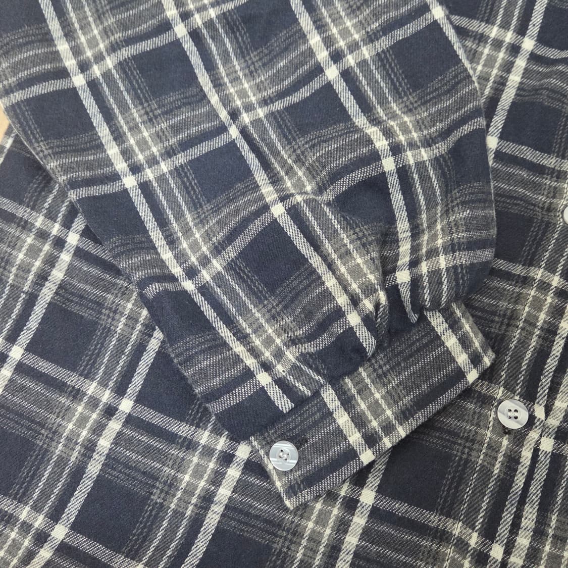 바온 류디 포켓 체크 오버셔츠 상품이미지3