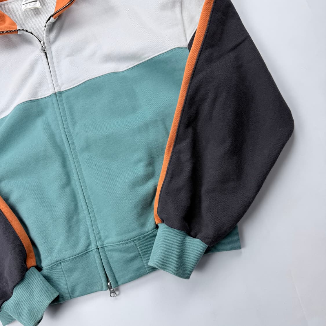 더바이닐하우스 풀집업 스웻셔츠 상품이미지5