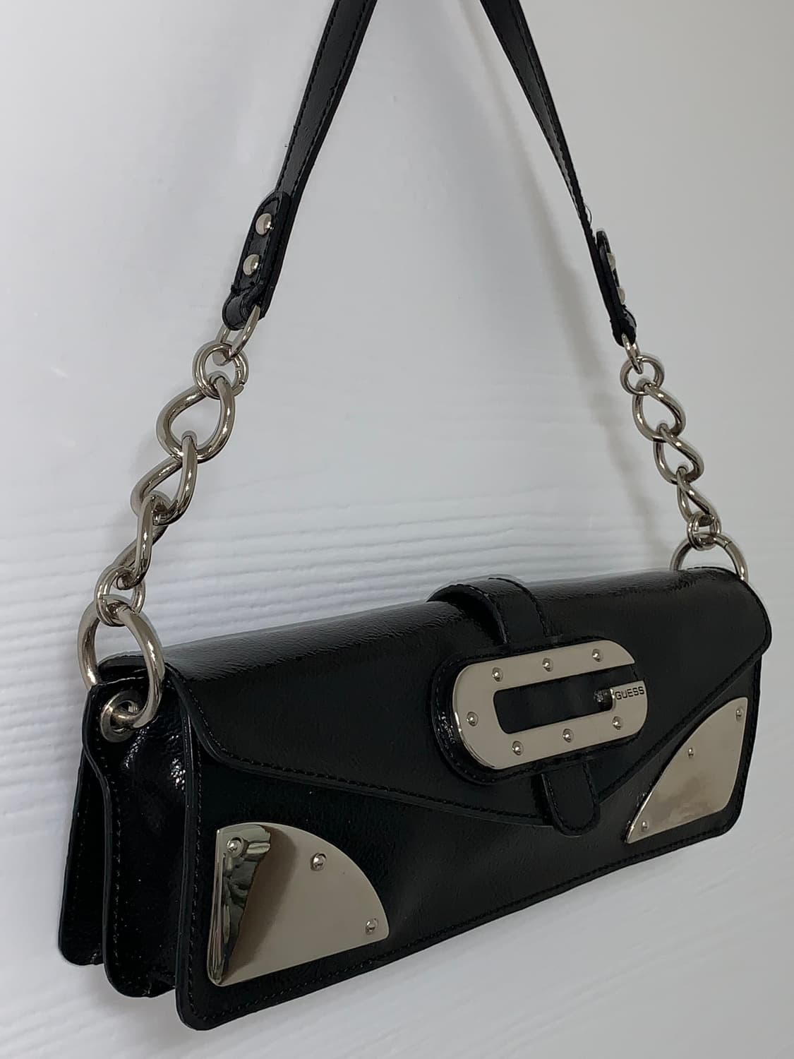 [S급 희귀매물] GUESS y2k square shoulder bag 상품이미지3