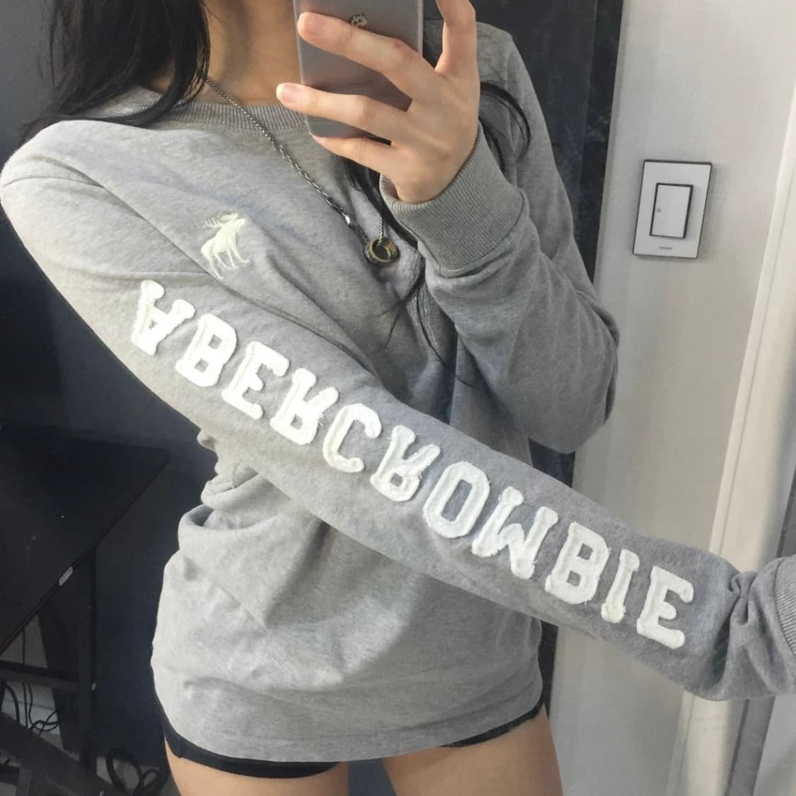 Abercrombie 아베크롬비 여리핏 레터링 롱슬리브 상품이미지1