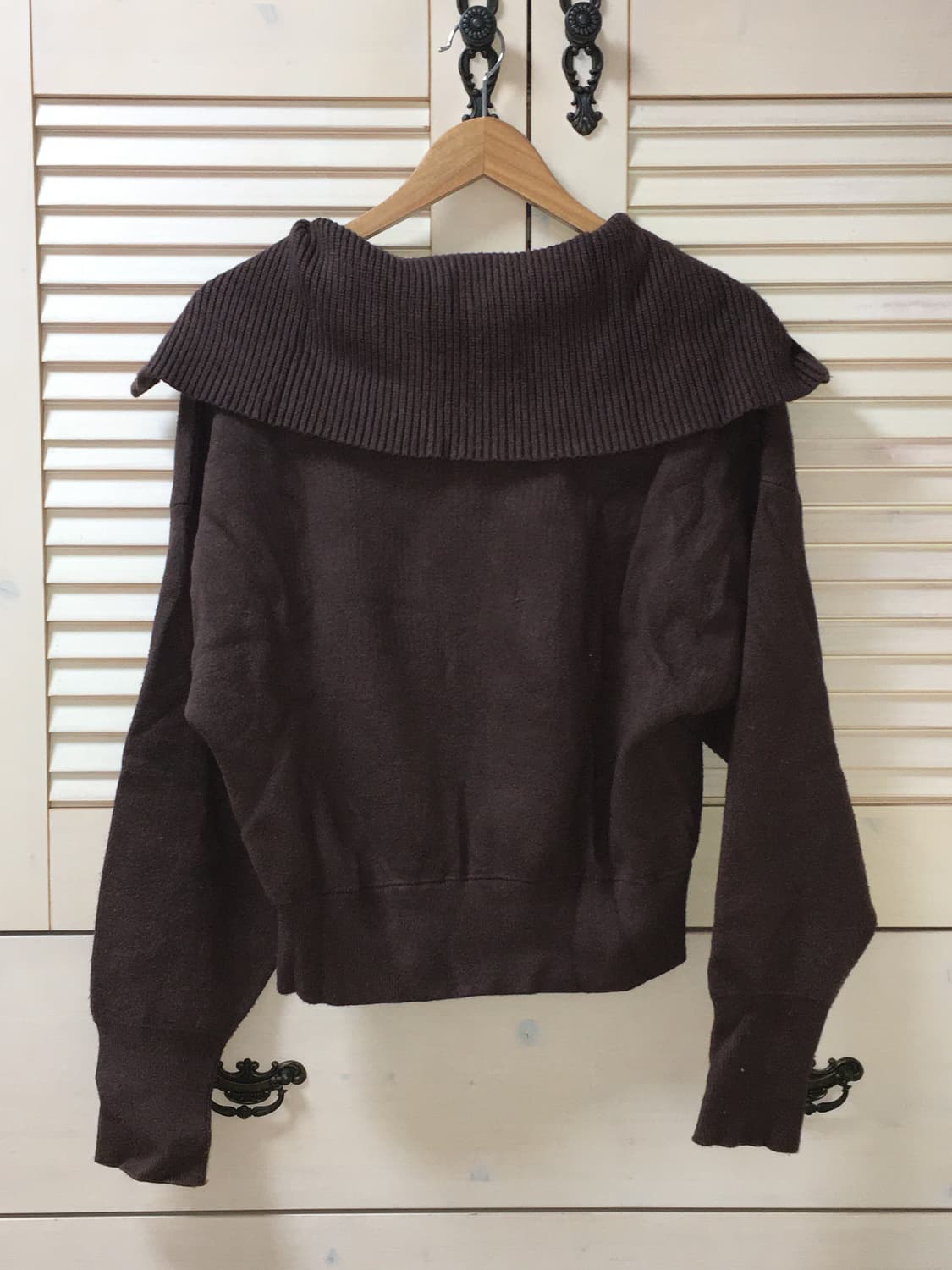 에잇세컨드 초코 크롭 니트 집업 블랙업 이즈이즈 모래하우스 김아홉 상품이미지2