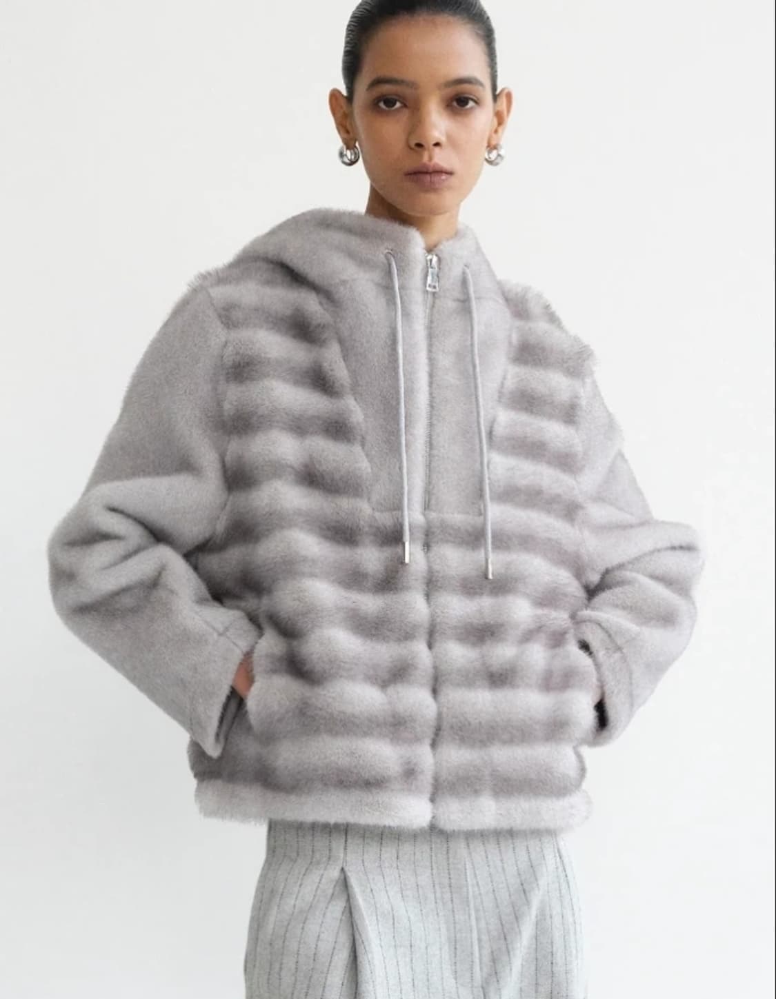 오드리앤내추럴 그레이 밍크퍼 후드 자켓 ~77 상품이미지1