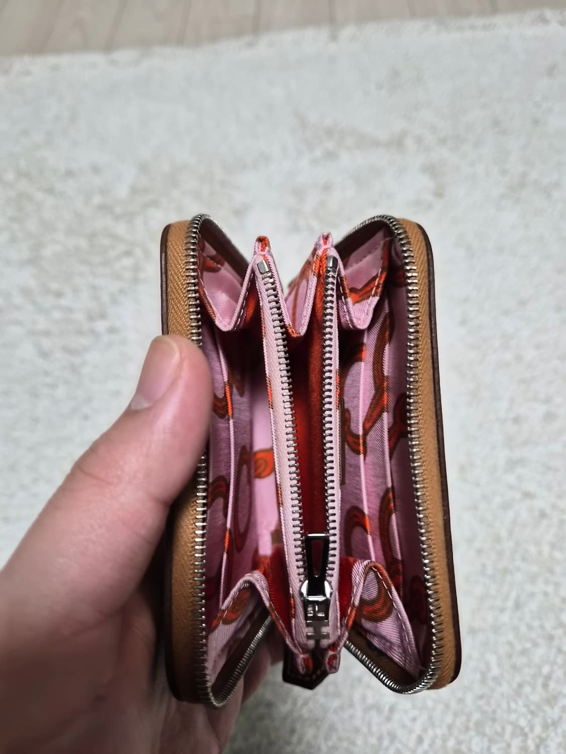 에르메스 지갑 판매합니다. 상품이미지8