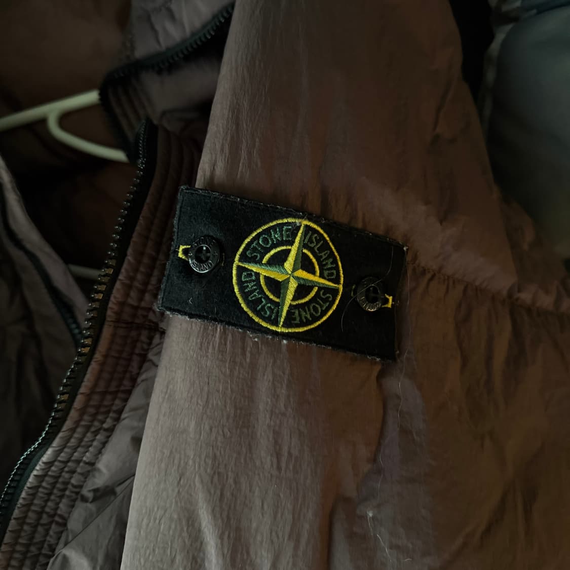 L 19fw 스톤아일랜드 크랭클랩스 패딩 로즈쿼츠 상품이미지9