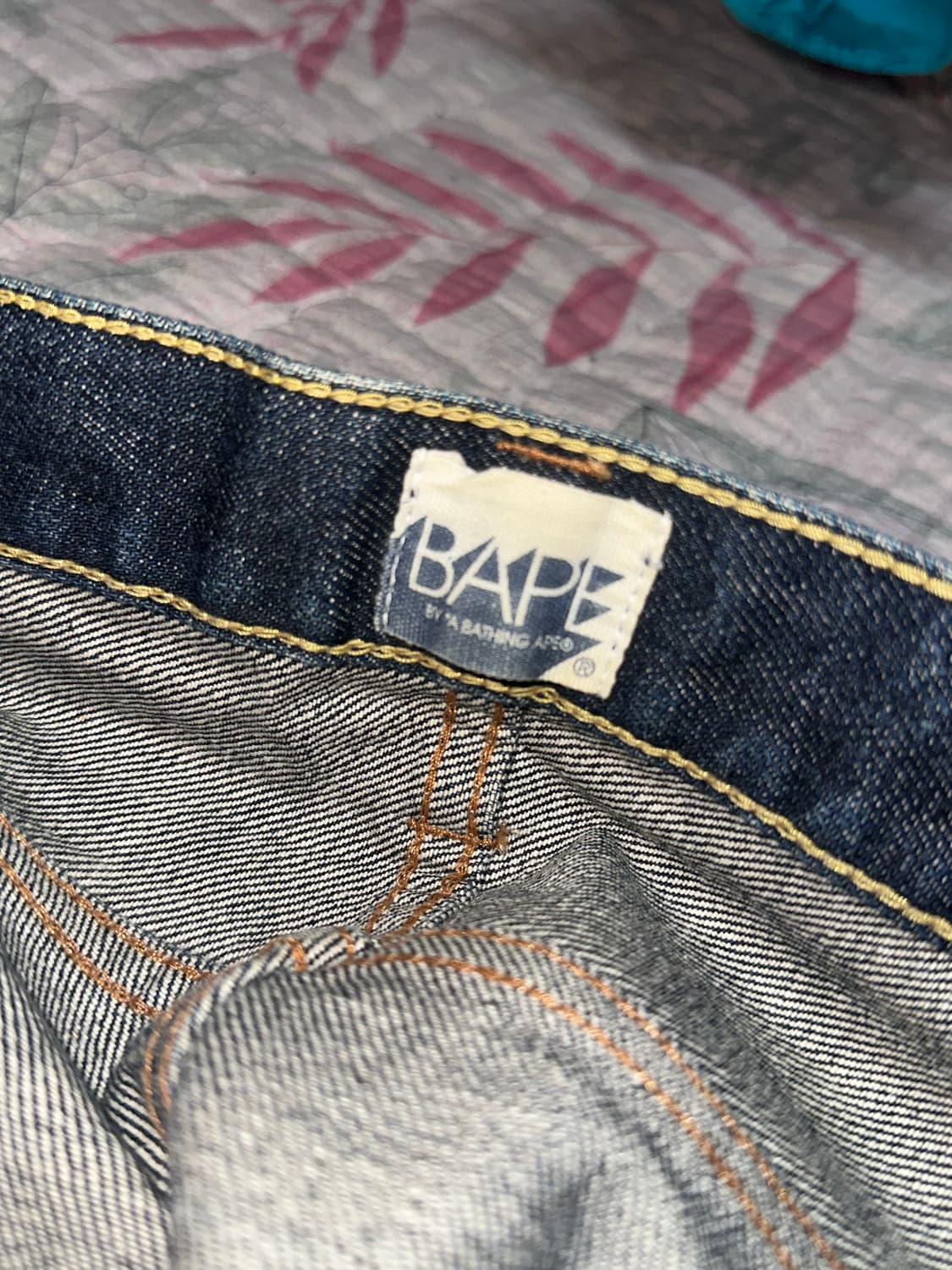 베이프 백로고 데님팬츠 상품이미지3