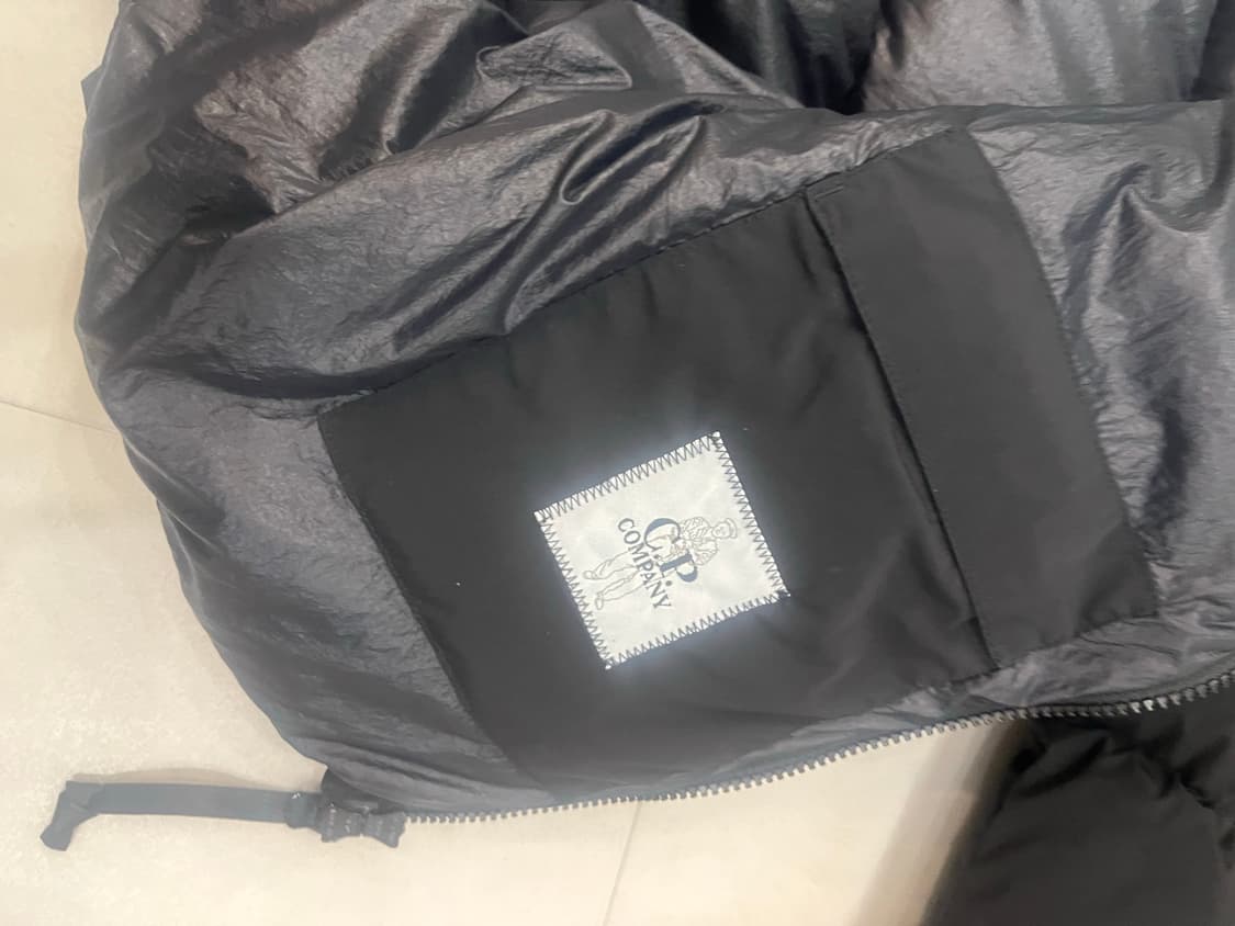 CP컴퍼니 고글블랙 다운점퍼 110 상품이미지6