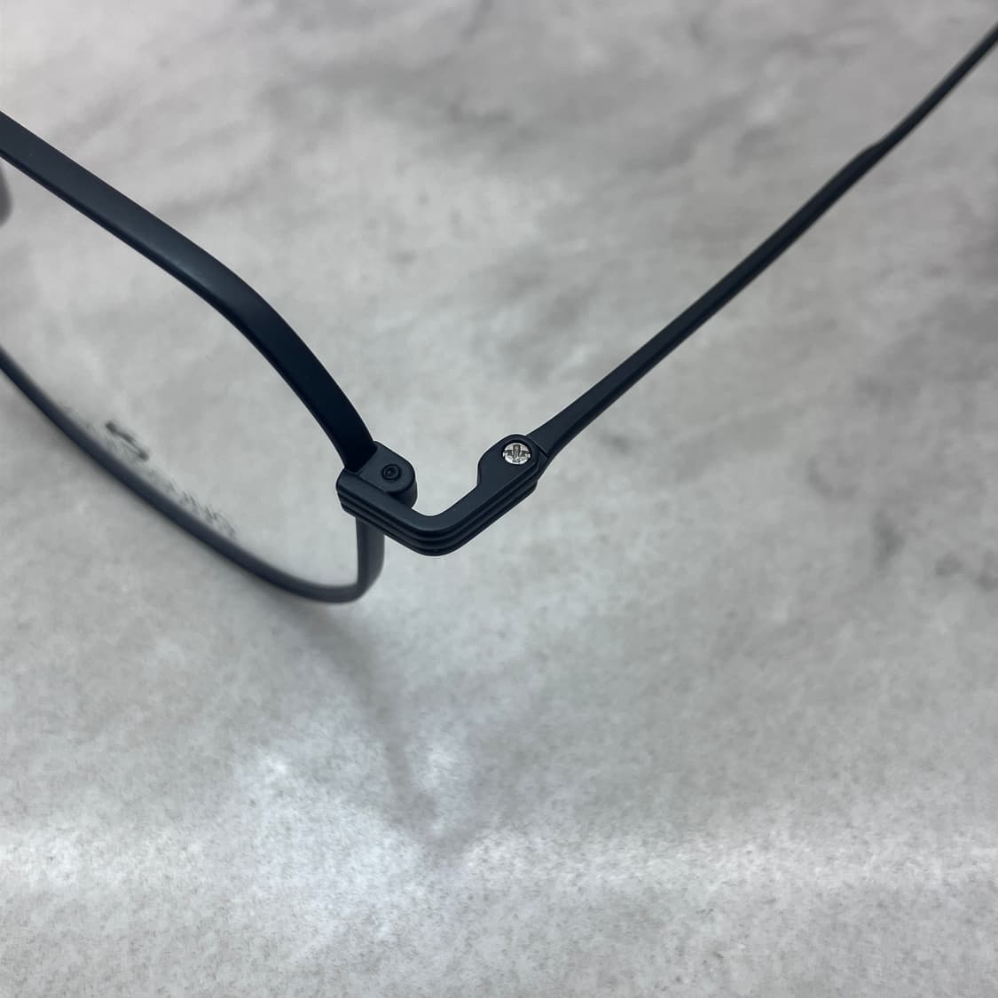 D04 경성 京城 1981 무광 블랙 다각 스퀘어 메탈테 안경 상품이미지2