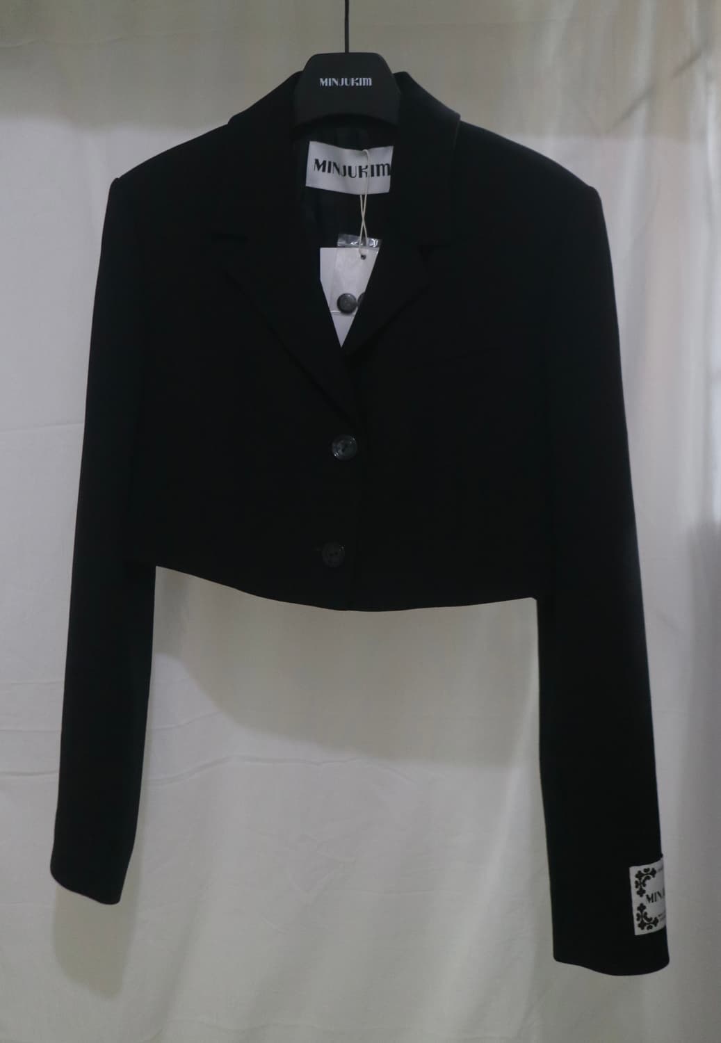 새상품 MINJUKIM TAILORED SHORT JACKET 상품이미지5