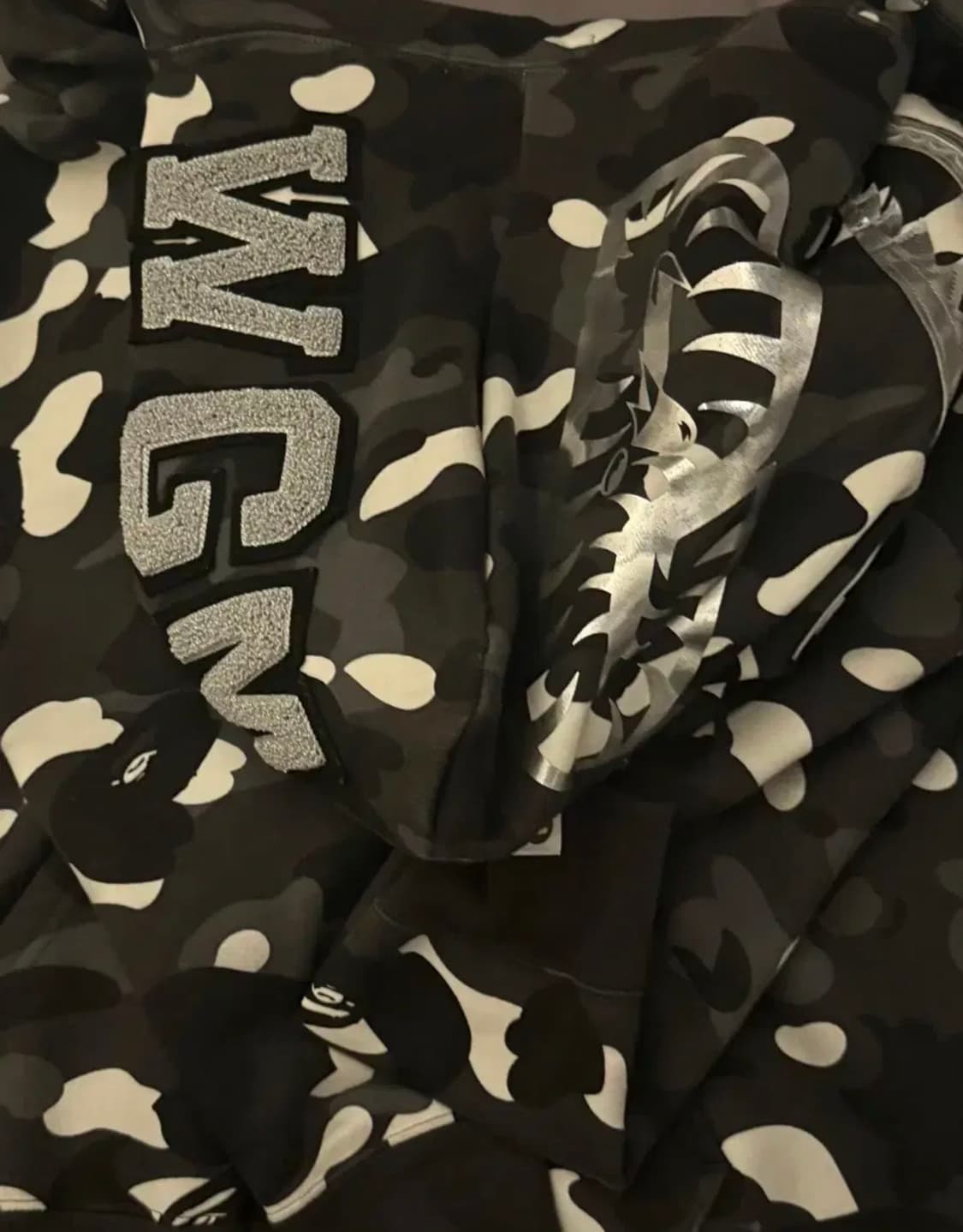 베이프 샤크 야광 후드집업(블랙) 판매 상품이미지4