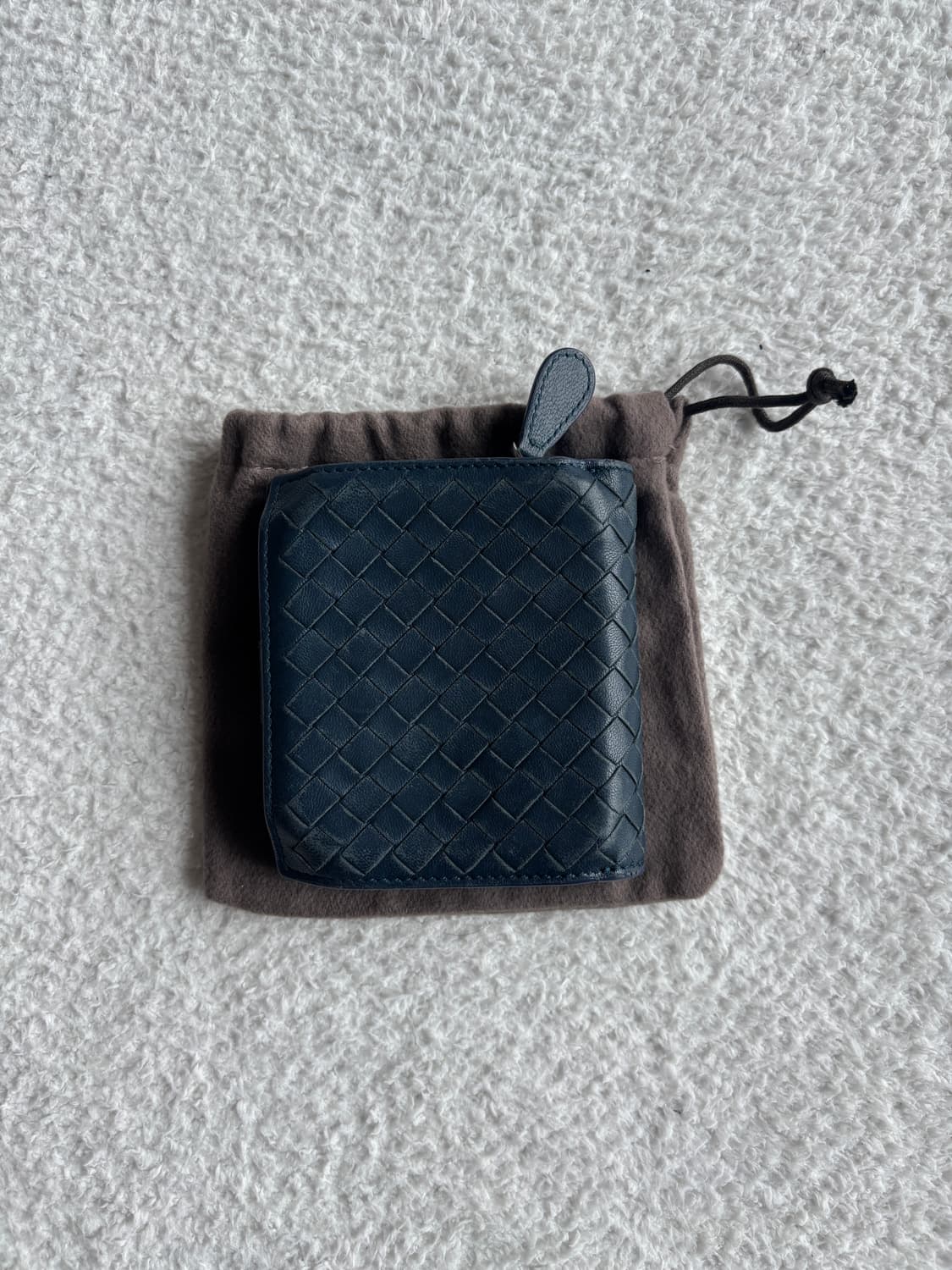 보테카베네타 네이비 반지갑 상품이미지3