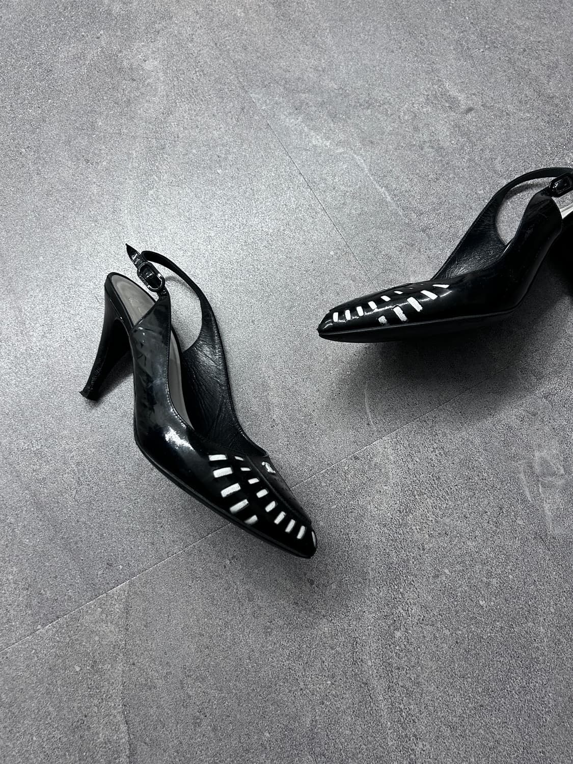 샤넬 에나멜 슬링백 힐 상품이미지2