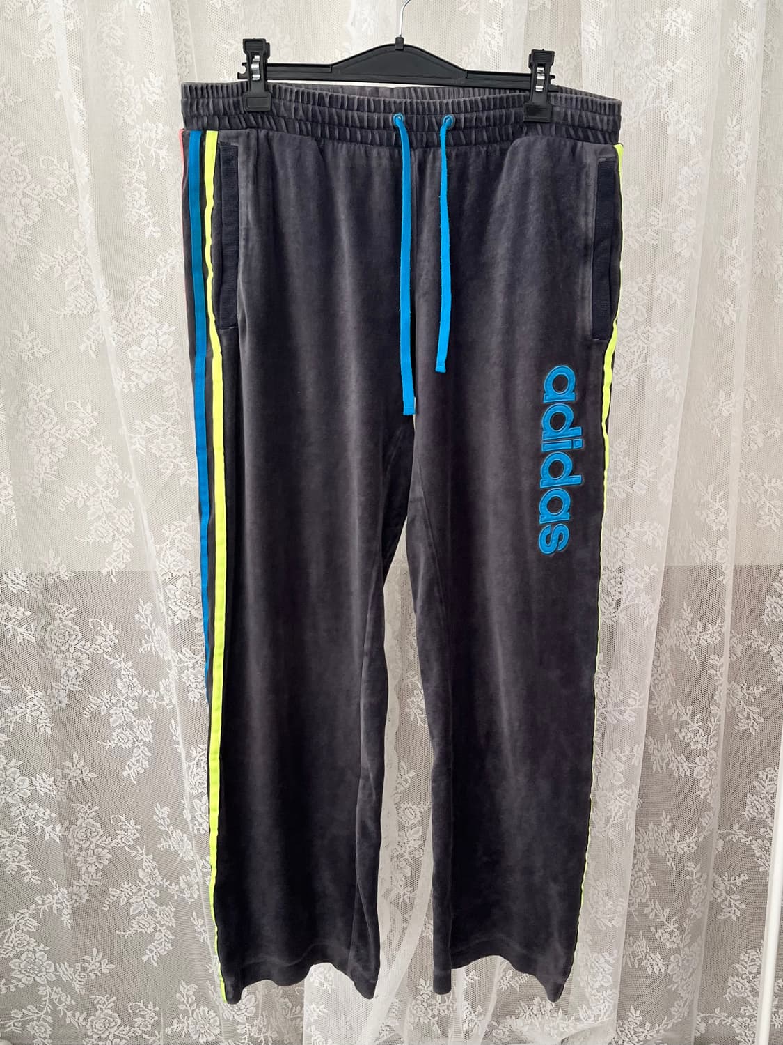 90) 아디다스 올드스쿨 벨벳 y2k 트레이닝팬츠 상품이미지1