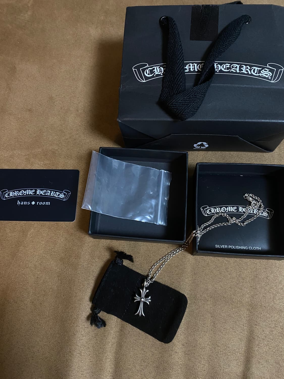 크롬하츠 타이니 크로스 참 상품이미지2