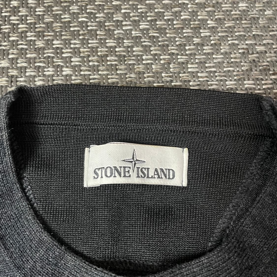 스톤아일랜드 차콜 와펜 라운드넥 긴팔 니트 L 상품이미지4