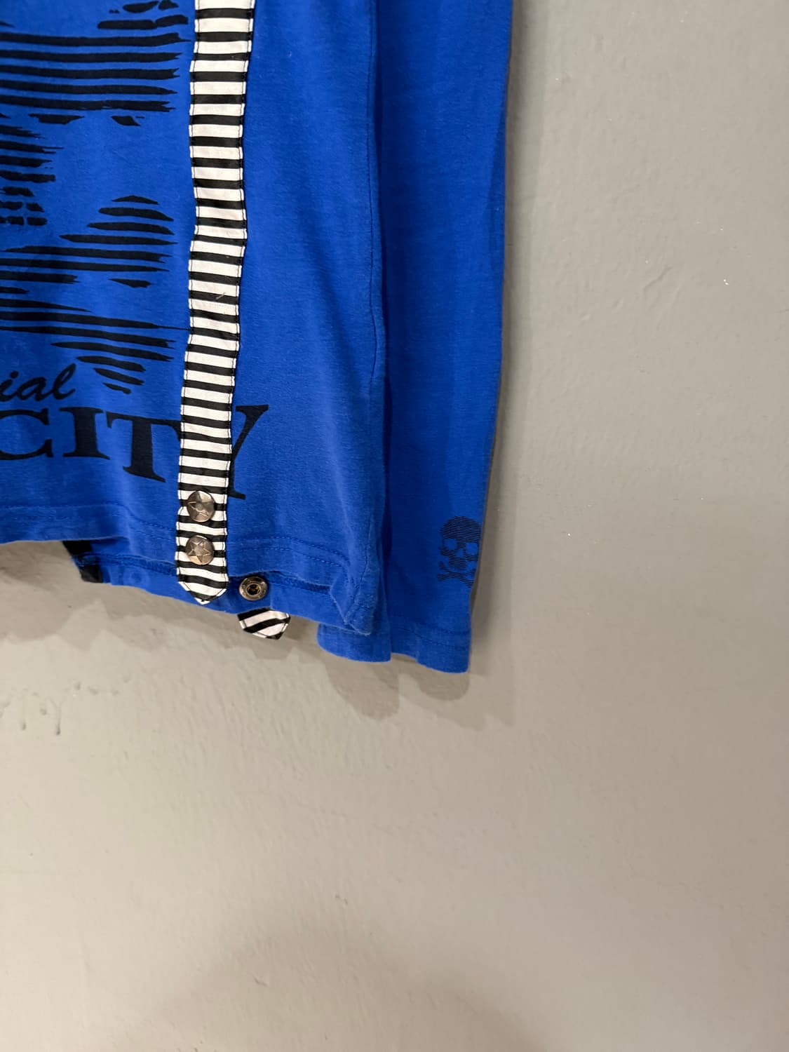 suspenders detail skull hood sleeve 상품이미지8