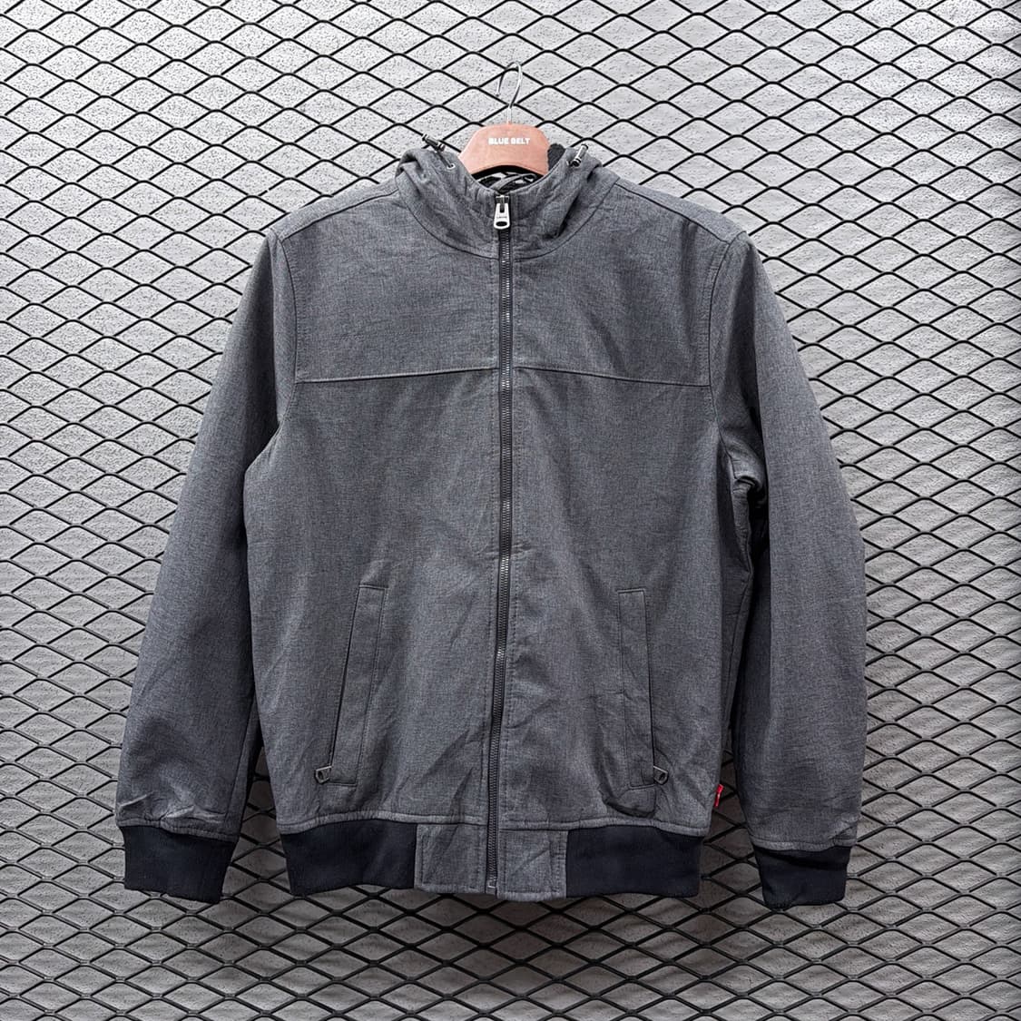 리바이스 소프트쉘 보아퍼 후드자켓 패널절개 배색 디테일 차콜 상품이미지2