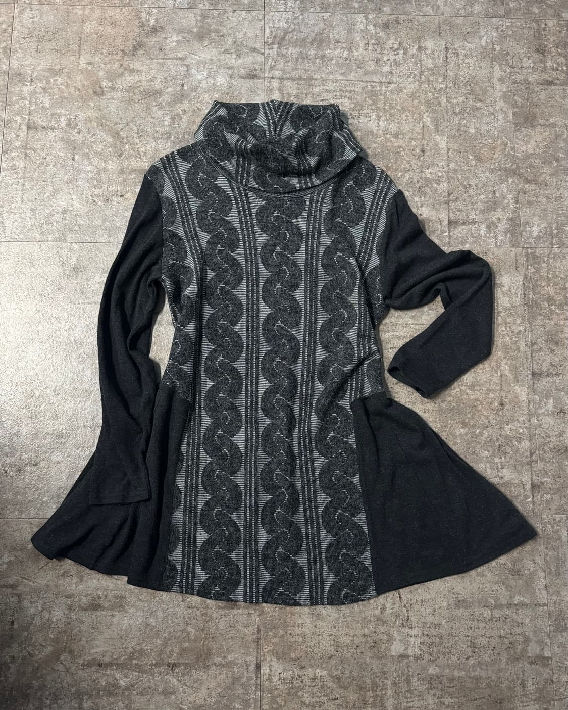 폴라 넥 패턴 니트 원피스 상품이미지1