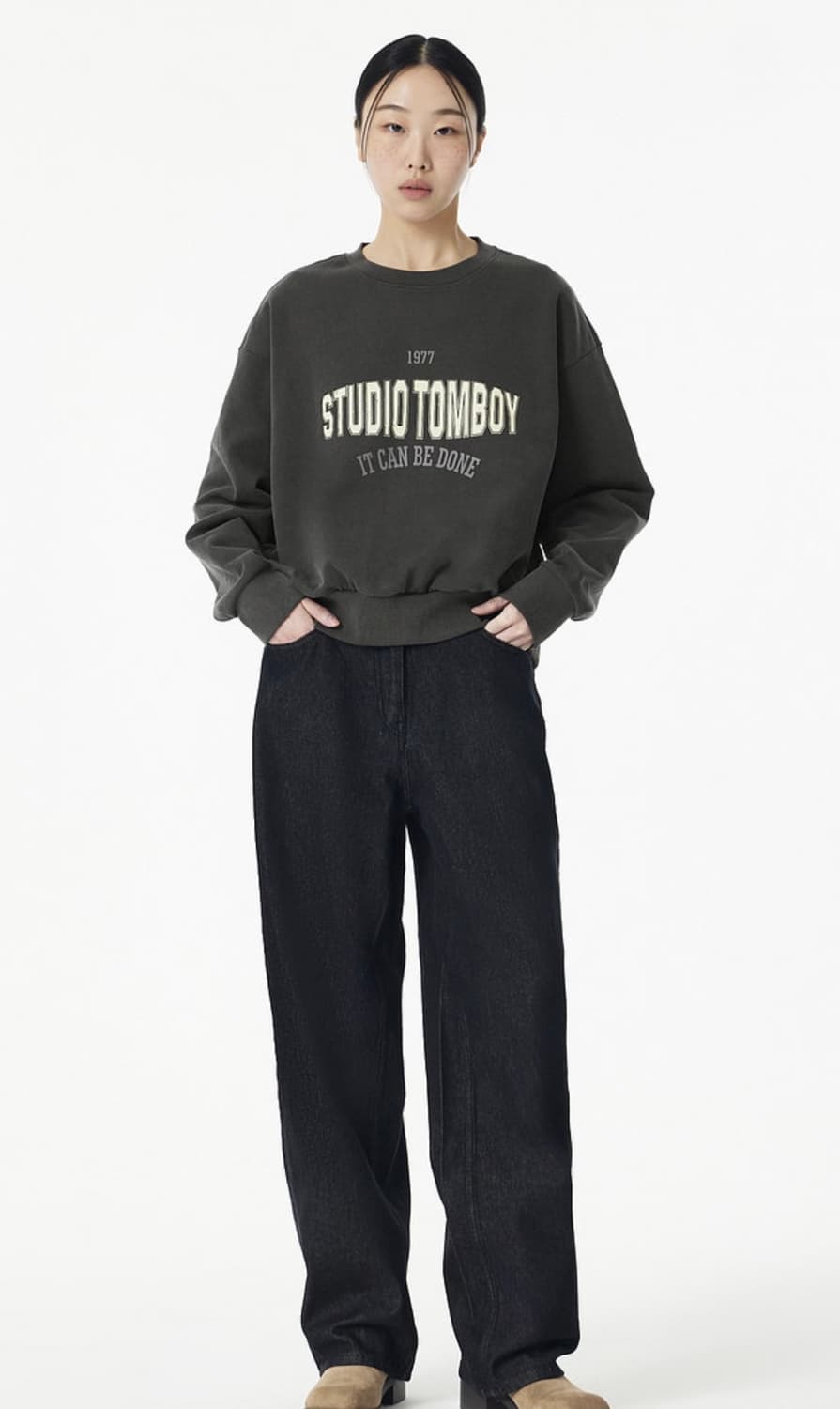 STUDIO TOMBOY 피그먼트 레터링 맨투맨_다크그레이_S 상품이미지2