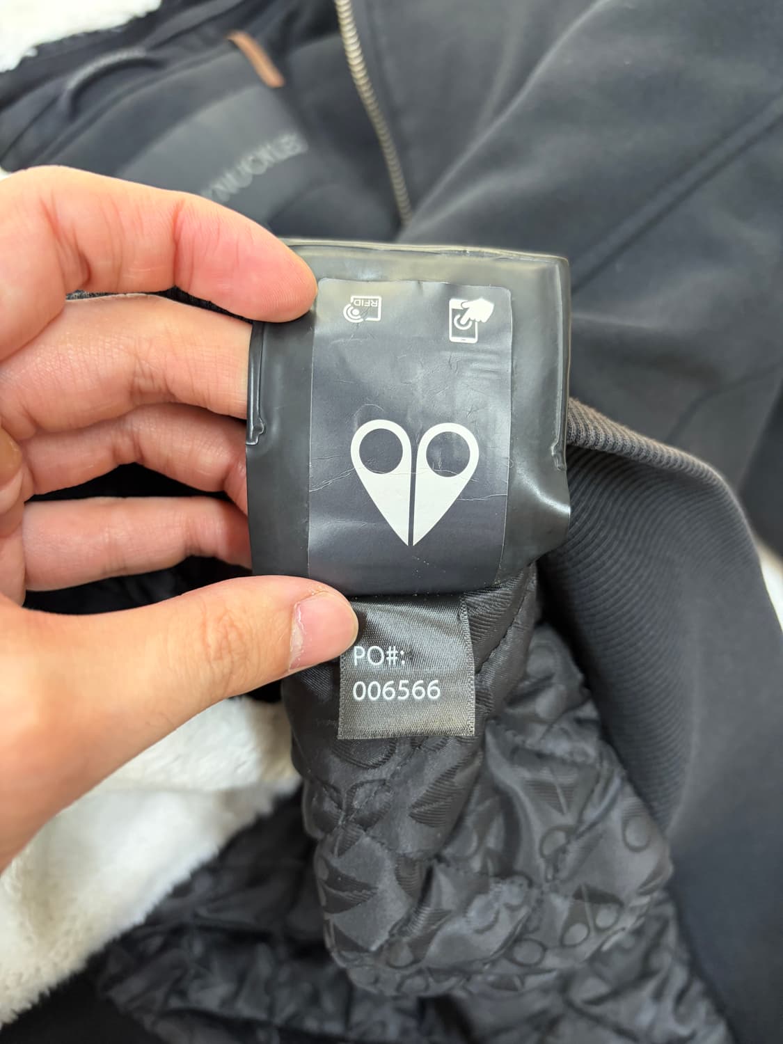 무스너클 버니스웨터 상품이미지10