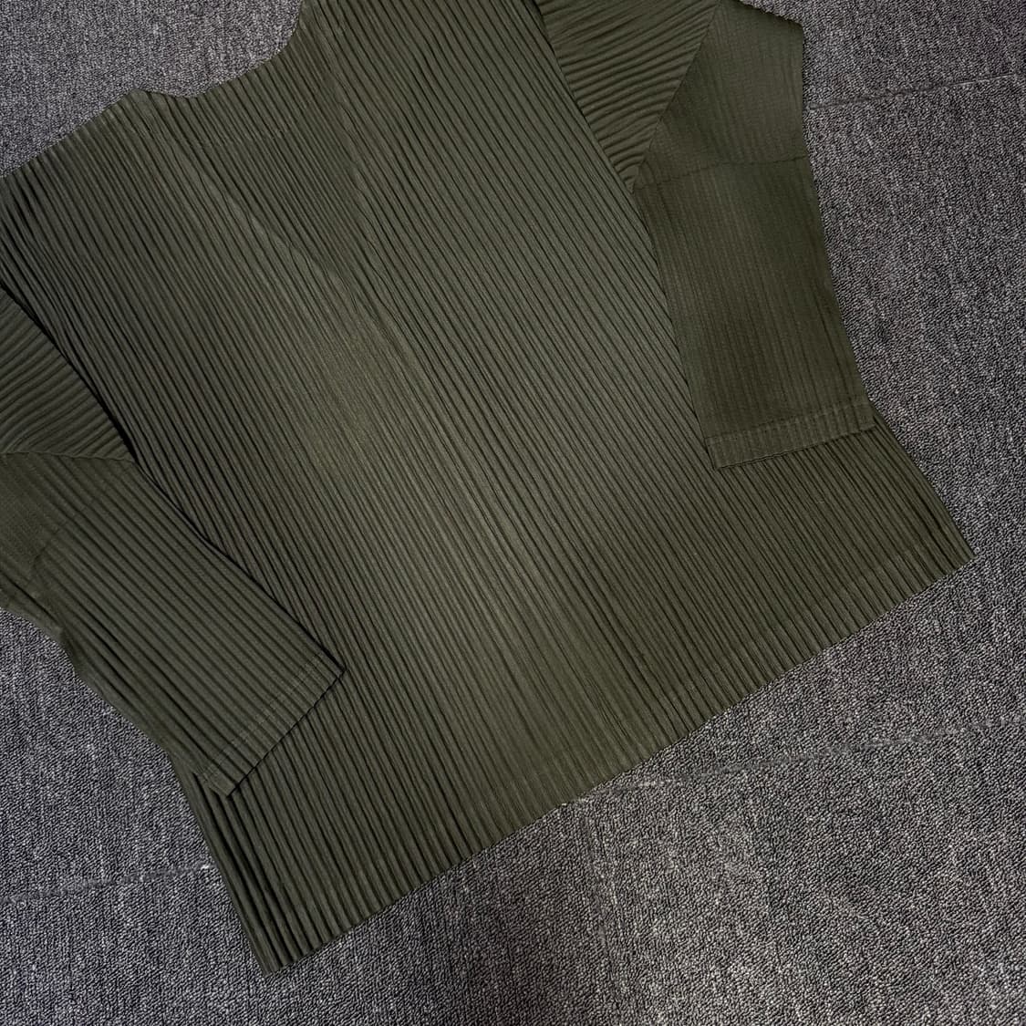 옴므플리세 카키 가디건 상품이미지6