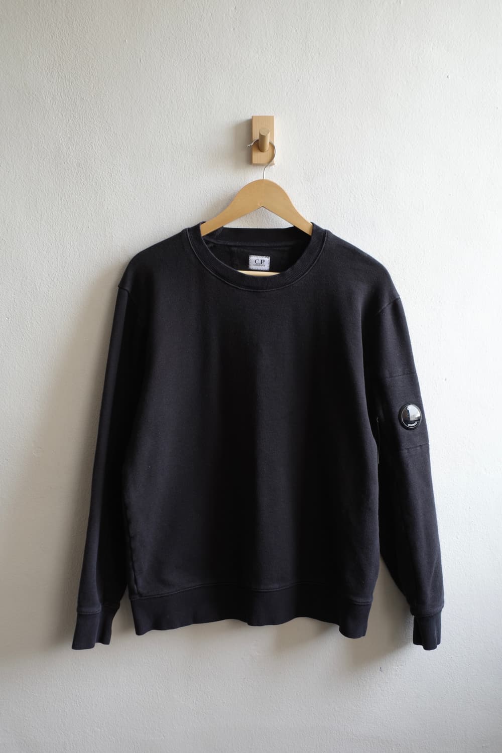 씨피컴퍼니 스웻셔츠 상품이미지1