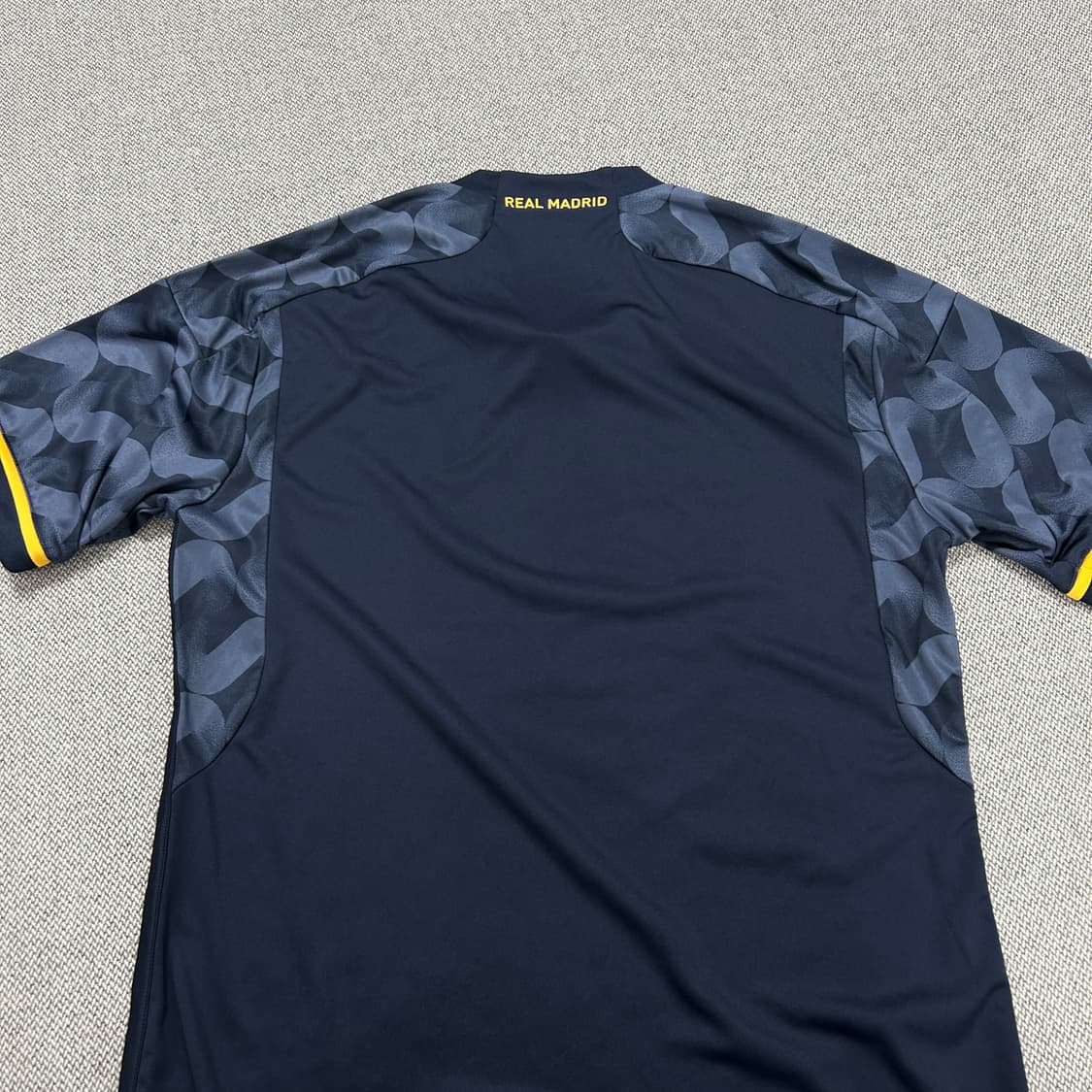 아디다스 레알마드리드 23/24 어웨이 유니폼(M) 상품이미지6