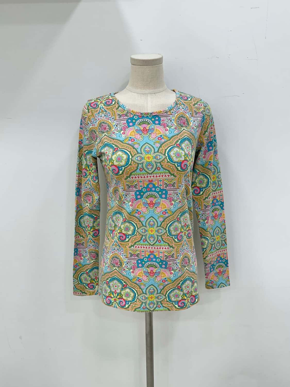 오일릴리 라운드 긴팔 (미사용) 상품이미지1