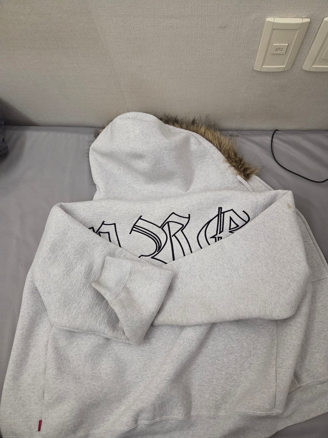 슈프림 포우 퍼 후드집업 상품이미지7