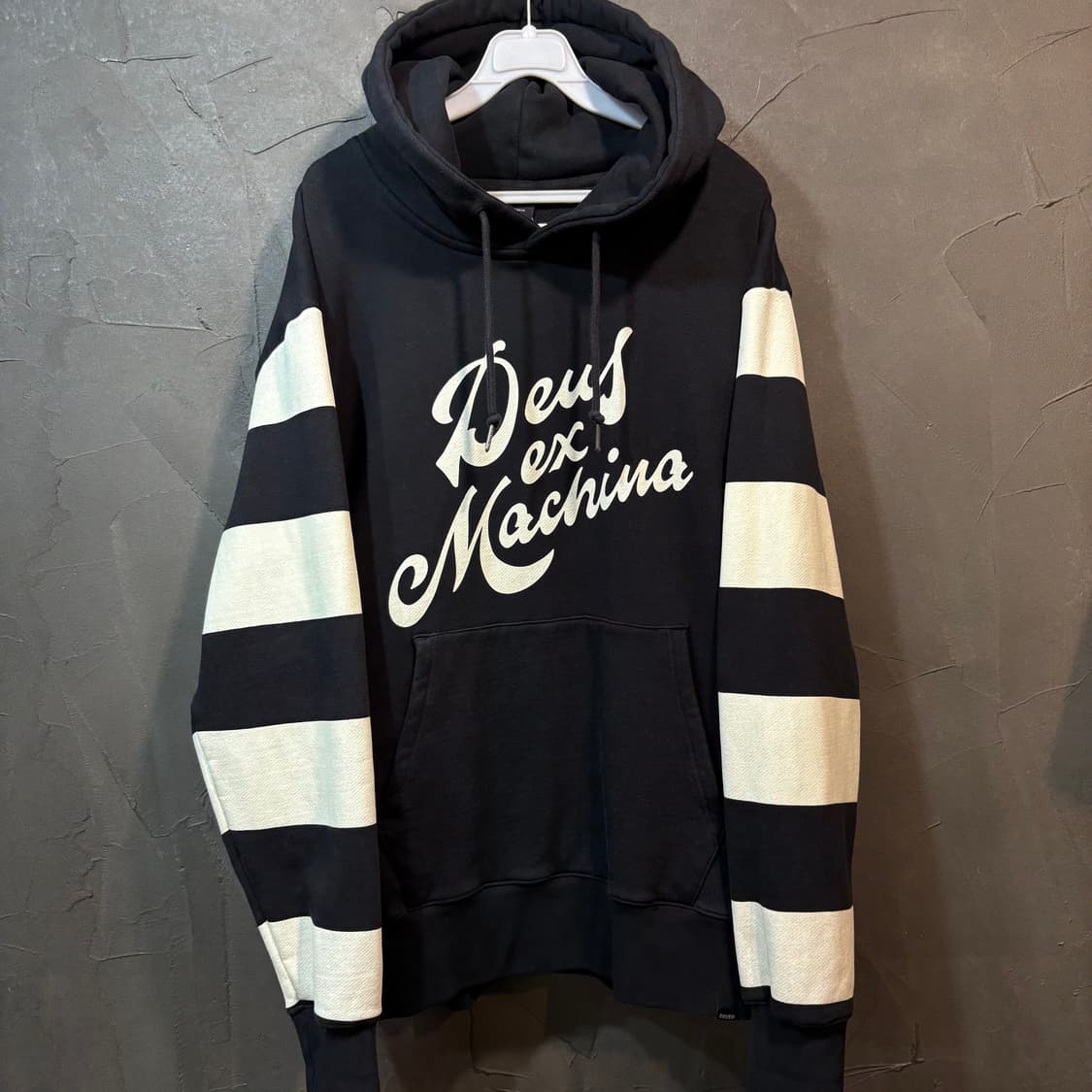 [M] DEUS 데우스 엑스 마키나 후드티 상품이미지1