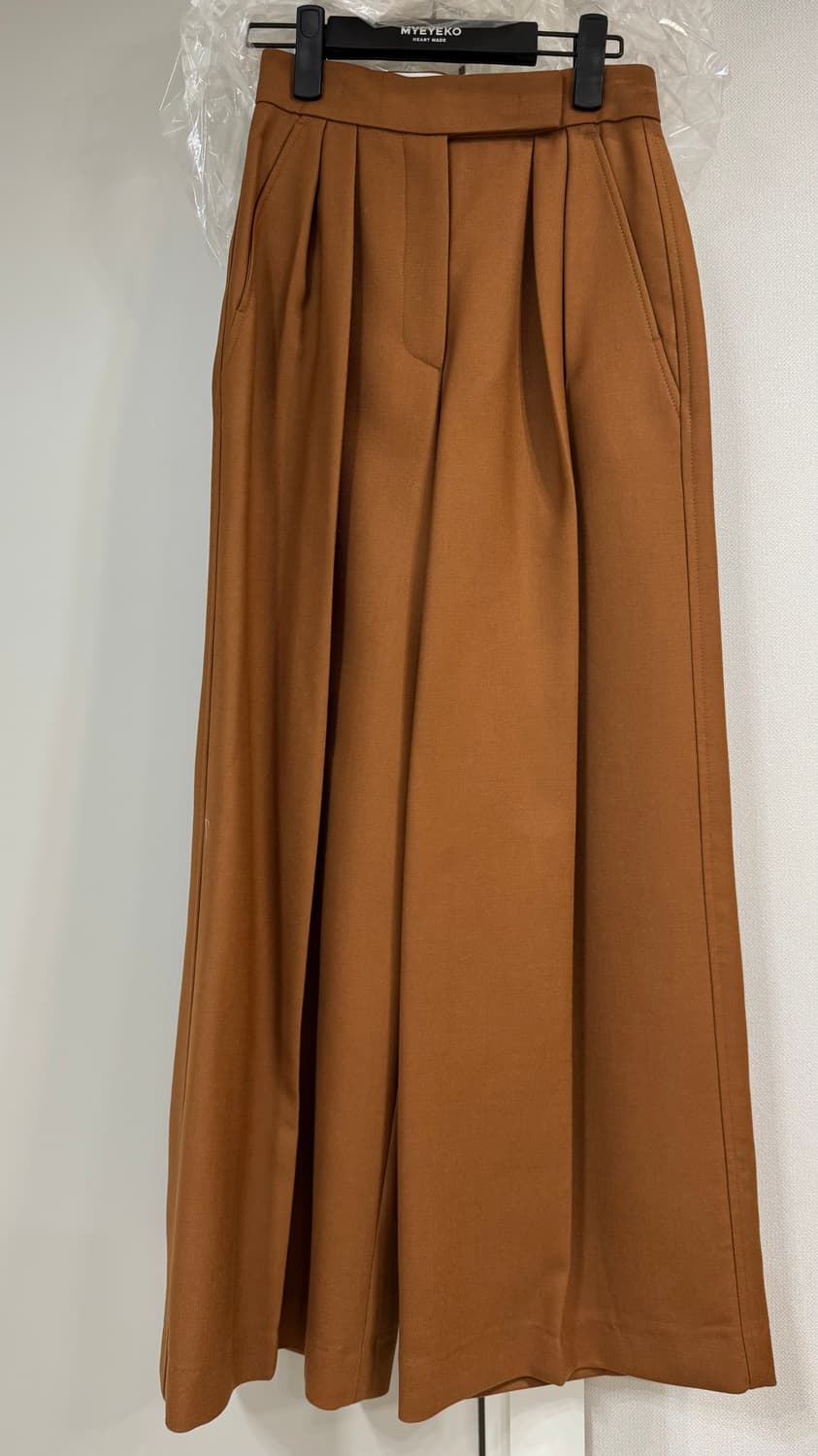 MYEYEKO 핀턱슬랙스 (새상품) 상품이미지1