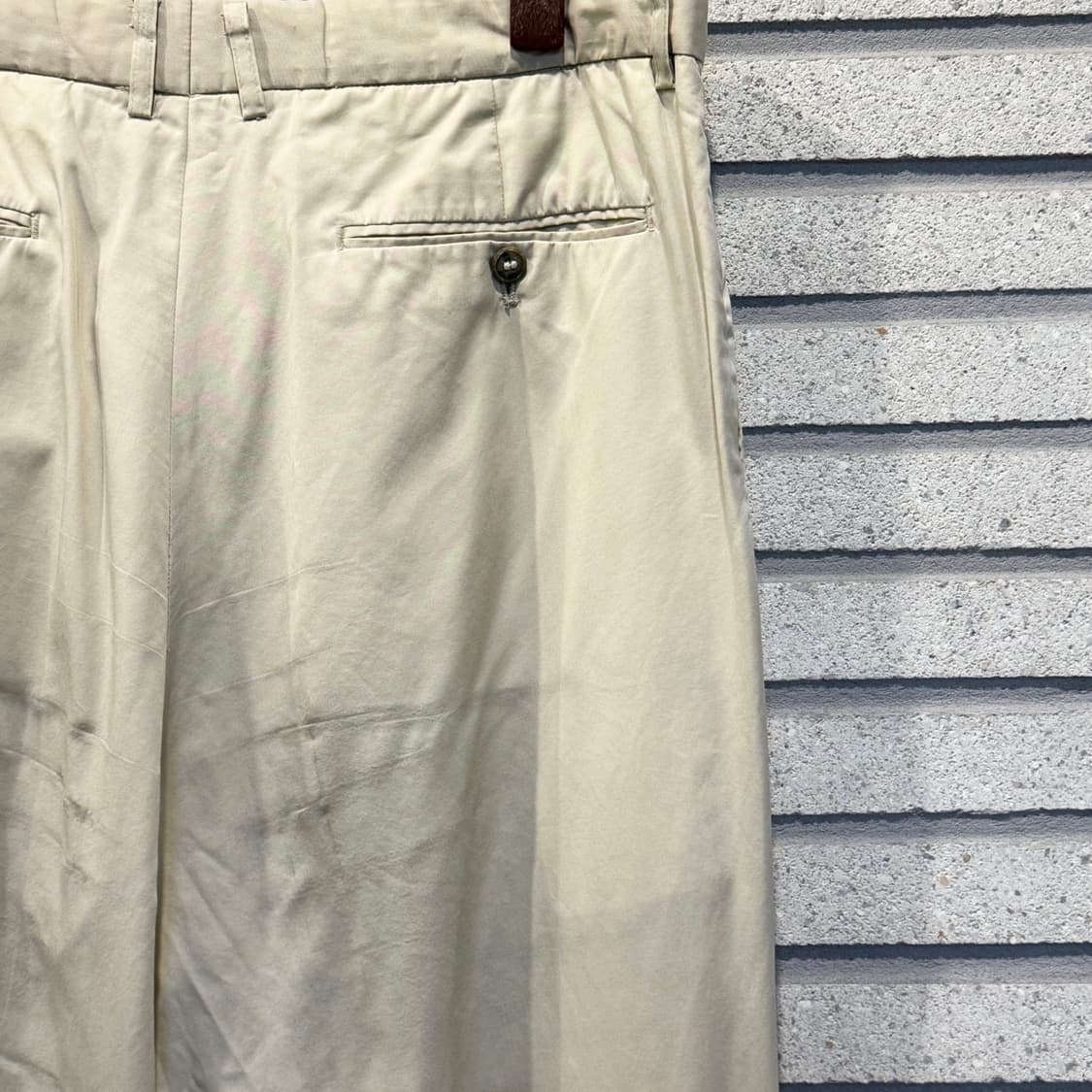 YSL 입생로랑 컴포트핏 와이드슬랙스 투턱 로고자수 디테일 아이보리 상품이미지8