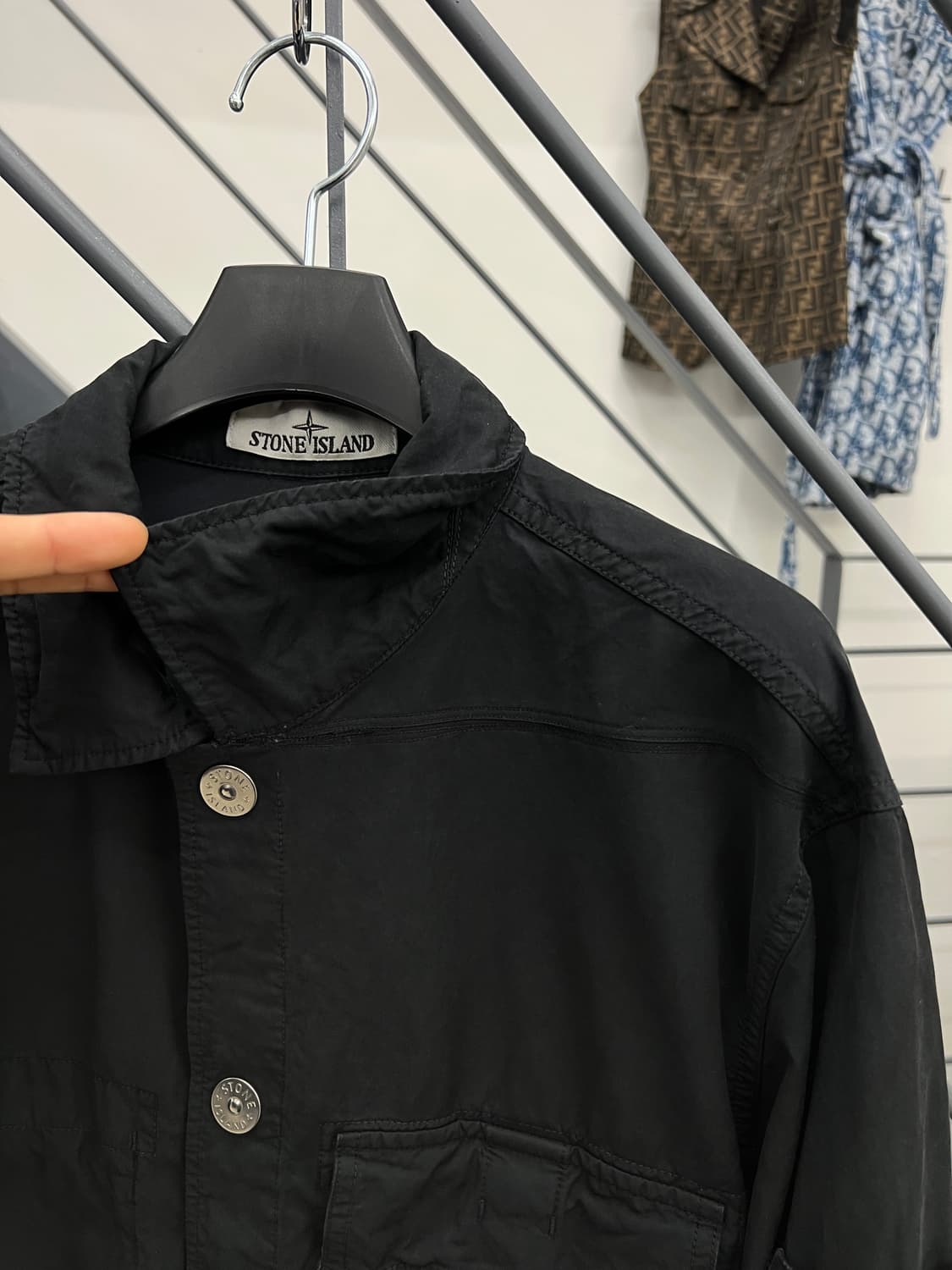 스톤아일랜드 23SS 와펜 가먼트다잉 트윌 TC 오버셔츠 상품이미지7