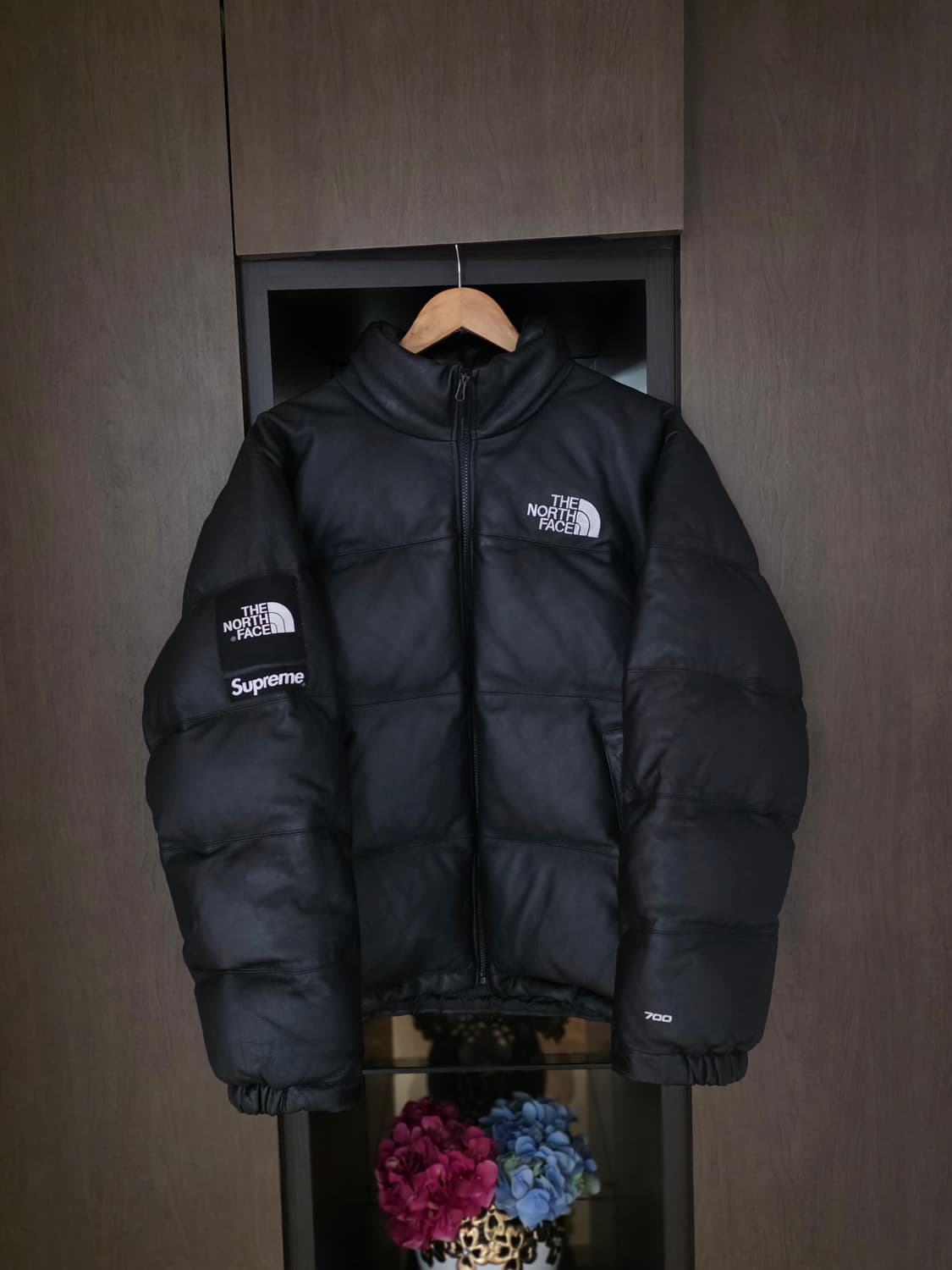 [L] 슈프림 노스페이스 레더 눕시 패딩 블랙 상품이미지2