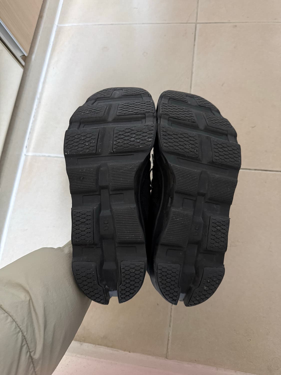 [300] 온러닝 파프 클라우드 몬스터 2 블랙 상품이미지5