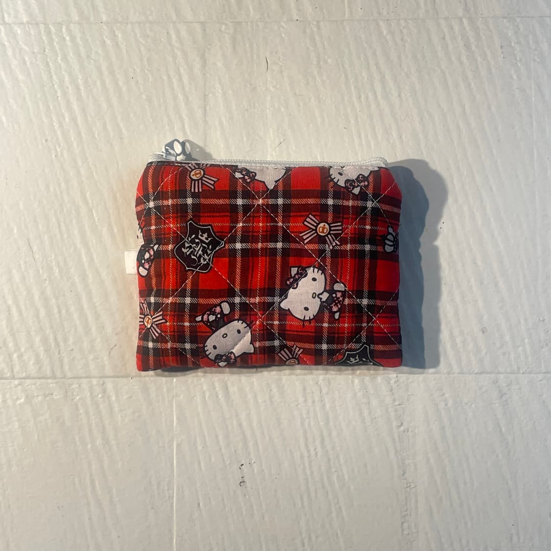 [ 핸드메이드 ]  헬로키티 레드 블랙 체크 미니 지퍼 카드지갑 상품이미지2