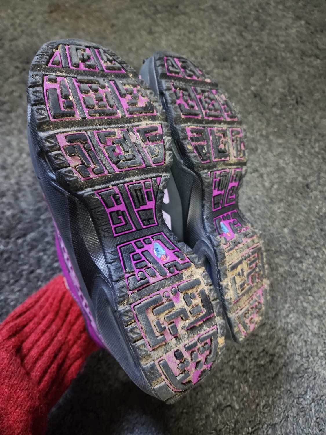 나이키 에어맥스 SNDR 고어텍스 볼드 베리 상품이미지6