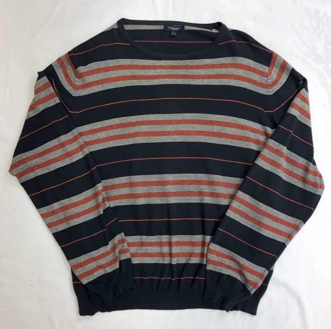 버버리 레드 스트라이프 맨투맨 상품이미지1